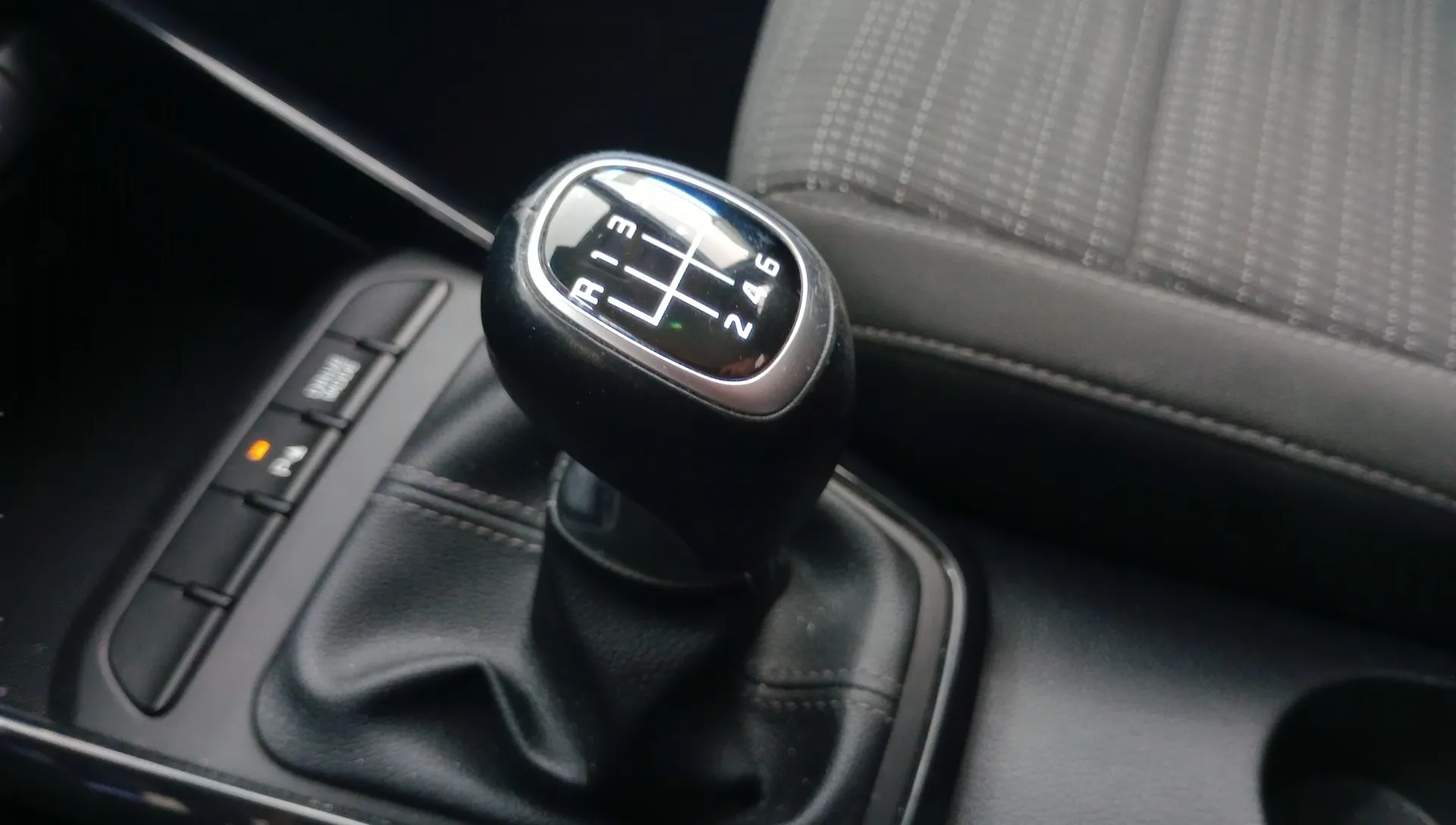 Kia Stonic 1.0 T-GDi MHEV Drive - foto 21
