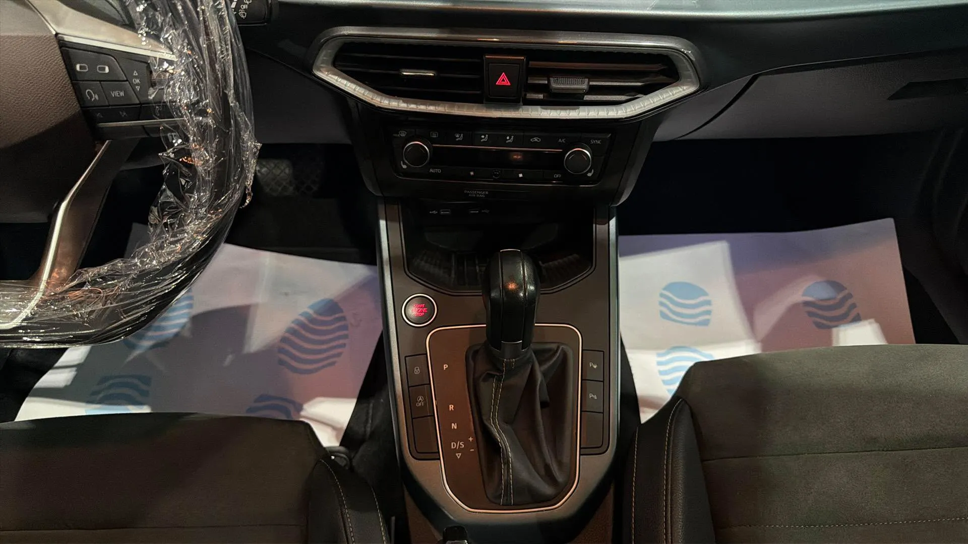 SEAT Arona 1.5 TSI DSG Special Edition - foto 13