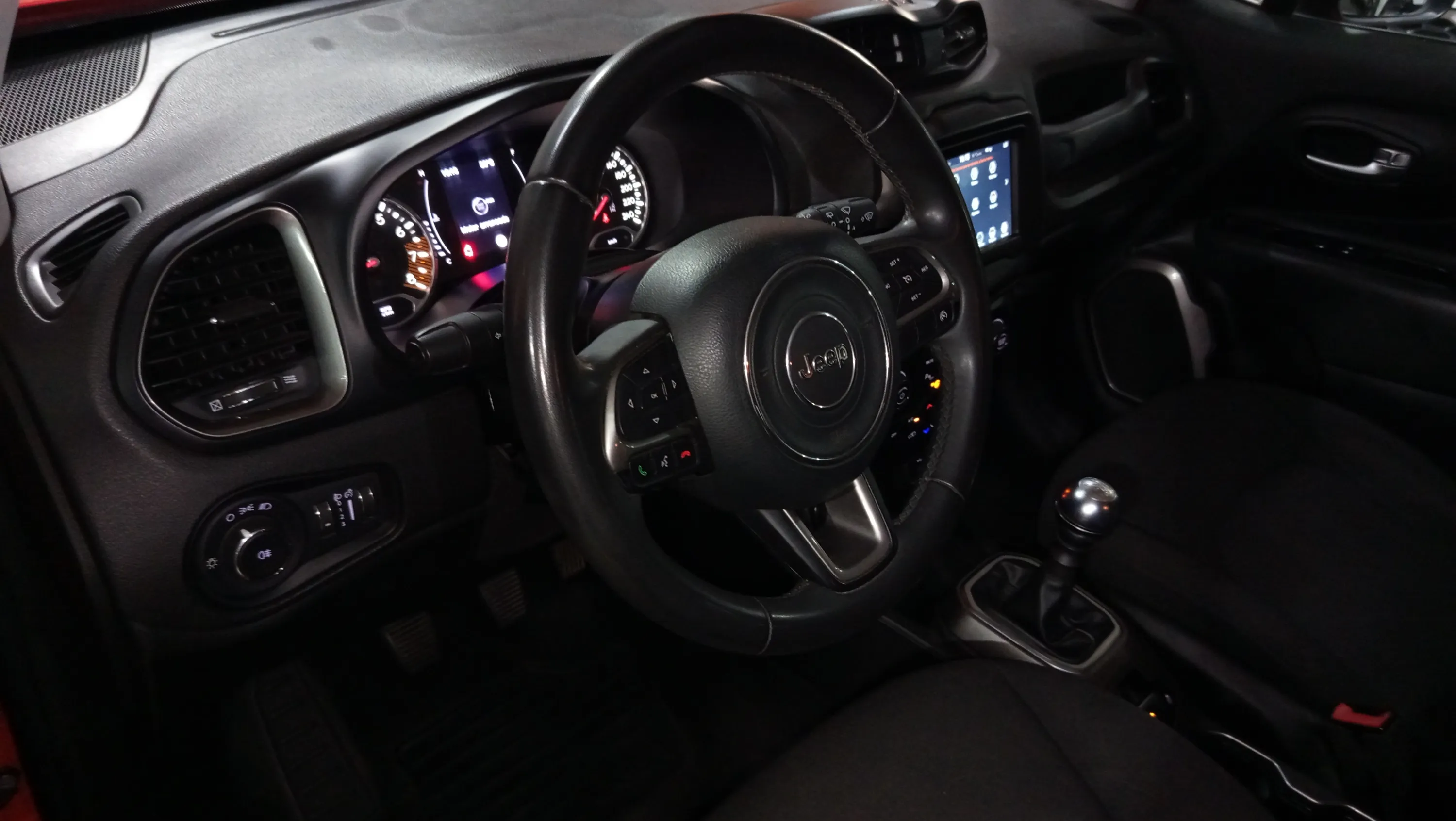 Jeep Renegade Longitude 1.0G 4x2 - foto 26