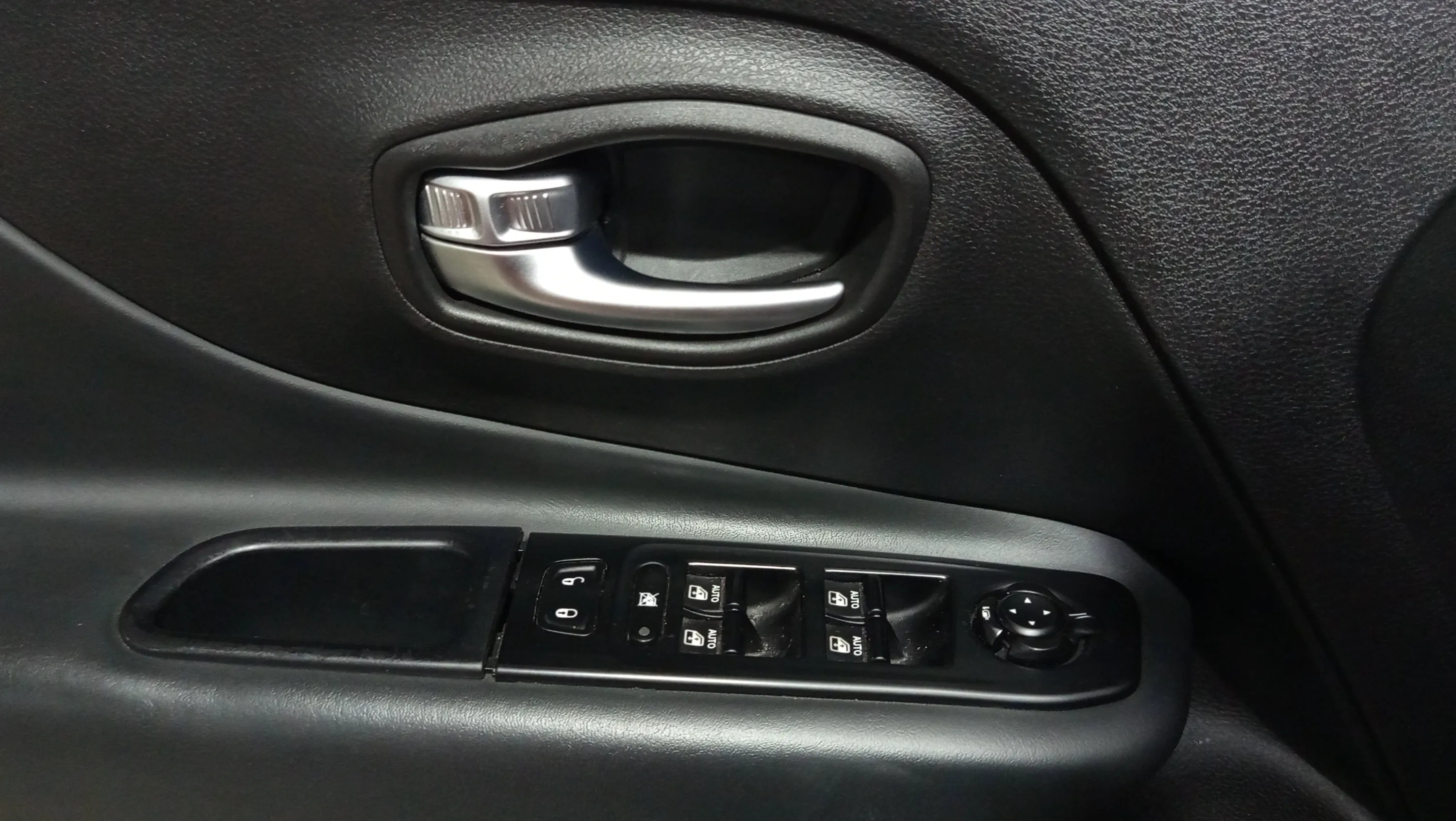 Jeep Renegade Longitude 1.0G 4x2 - foto 24