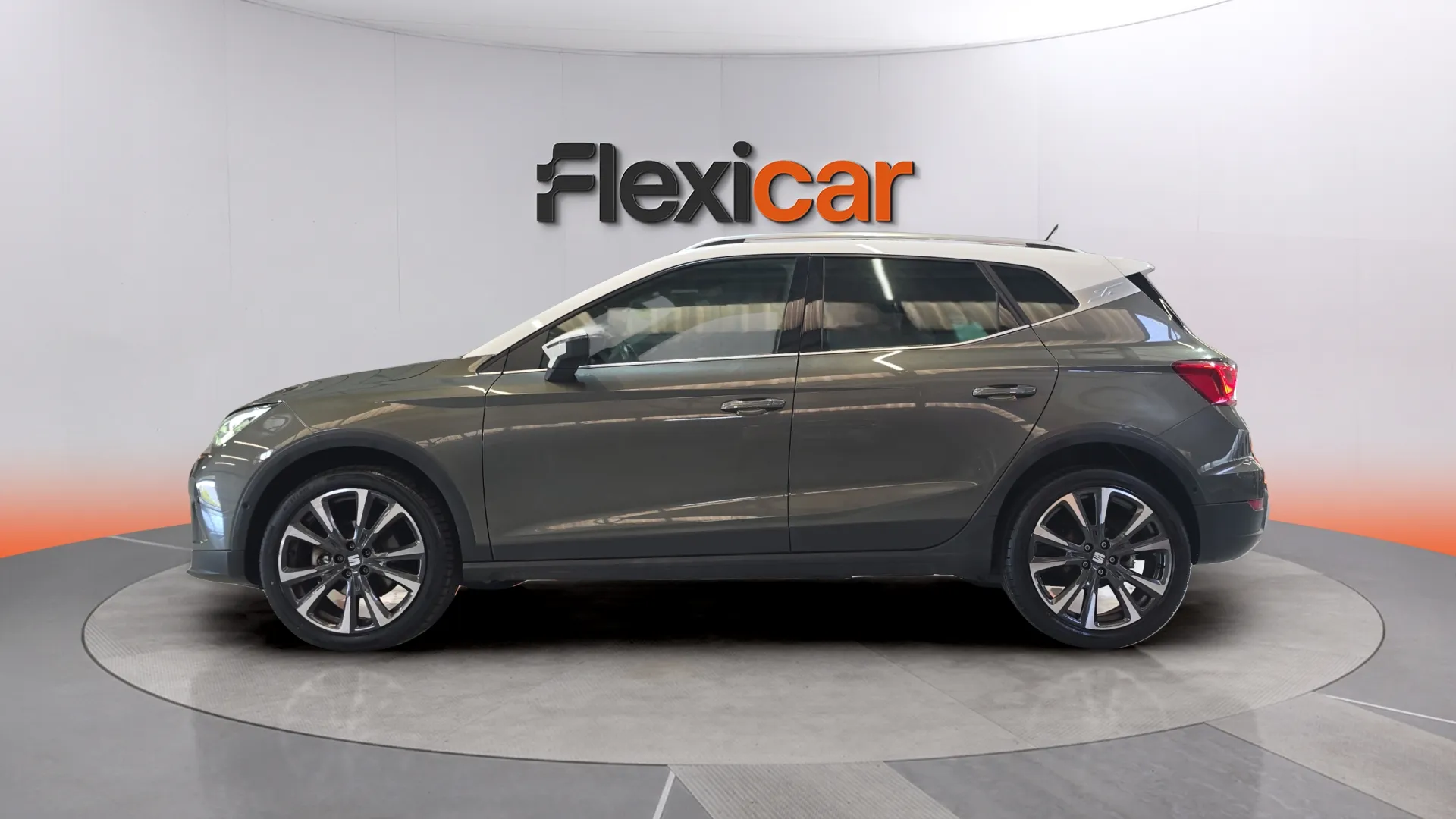 SEAT Arona 1.5 TSI DSG Special Edition - foto 4