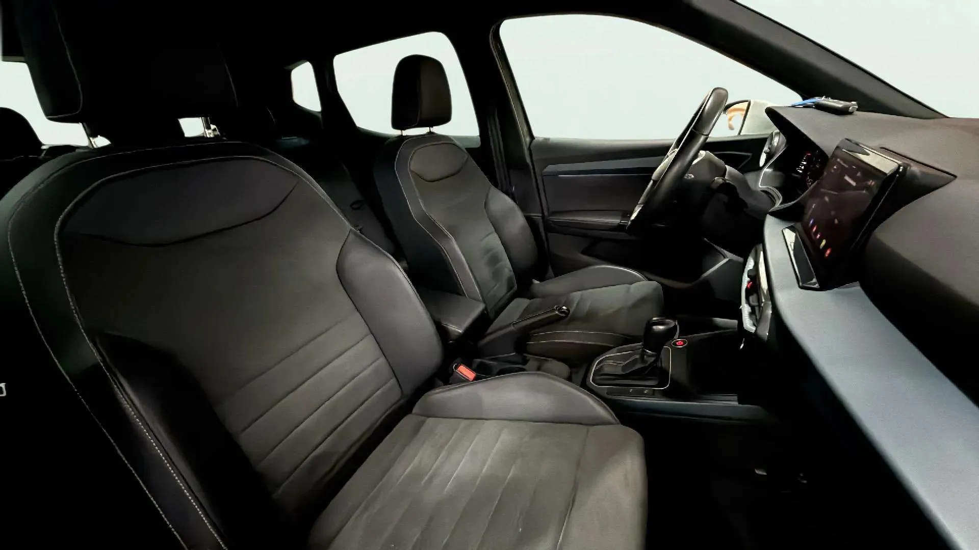 SEAT Arona 1.5 TSI DSG Special Edition - foto 14