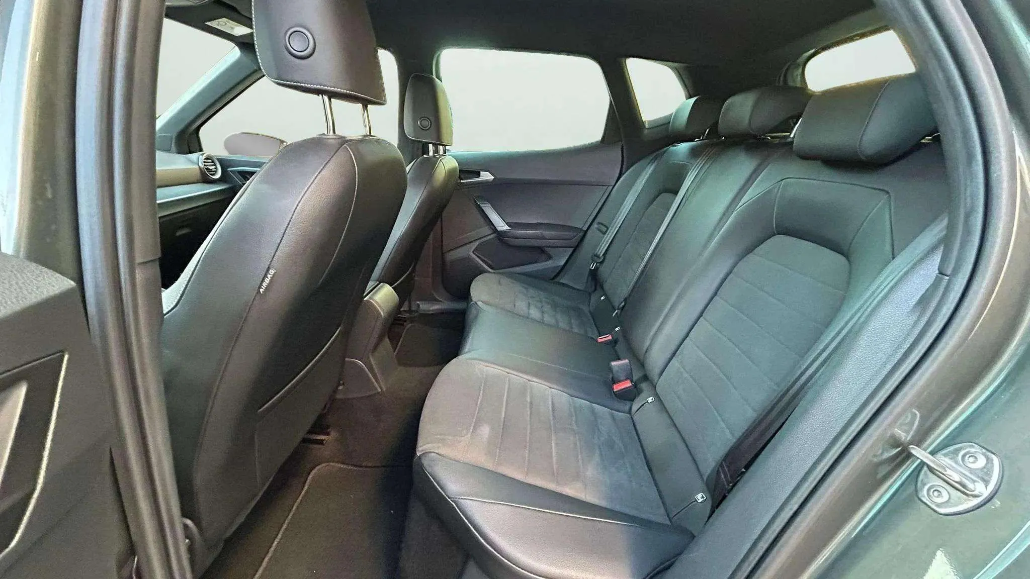 SEAT Arona 1.5 TSI DSG Special Edition - foto 14