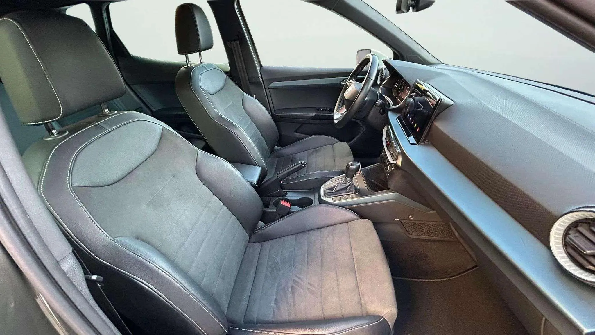 SEAT Arona 1.5 TSI DSG Special Edition - foto 13