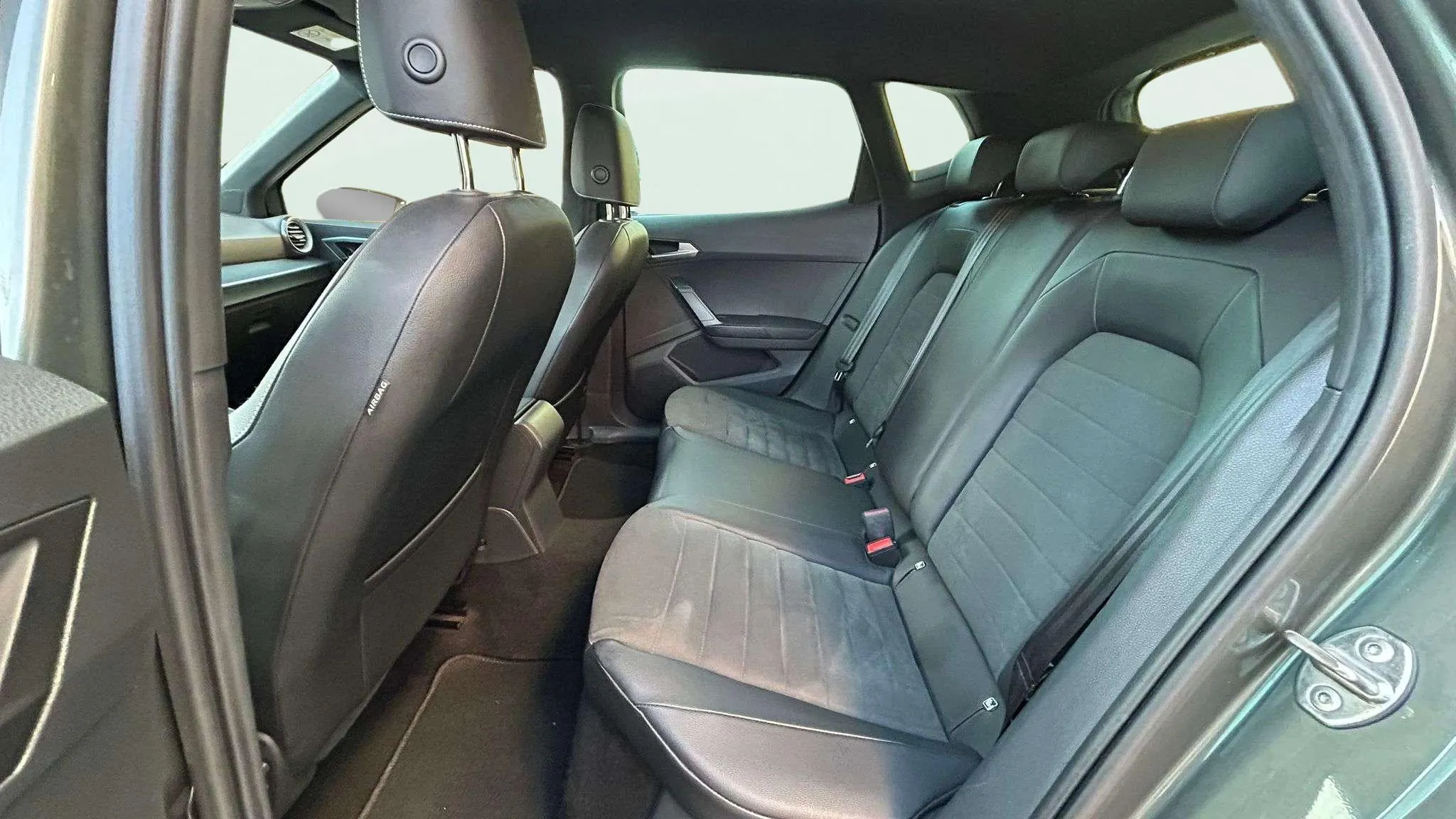 SEAT Arona 1.5 TSI DSG Special Edition - foto 29