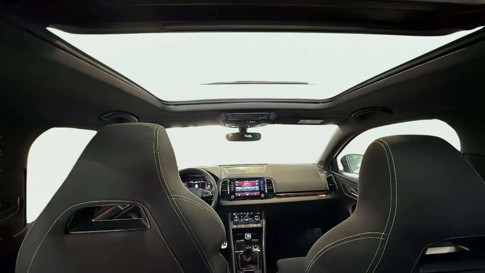 Škoda Karoq 1.5 TSI ACT Sportline - foto 18