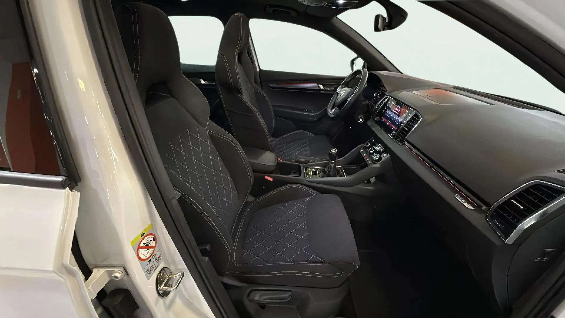 Škoda Karoq 1.5 TSI ACT Sportline - foto 13