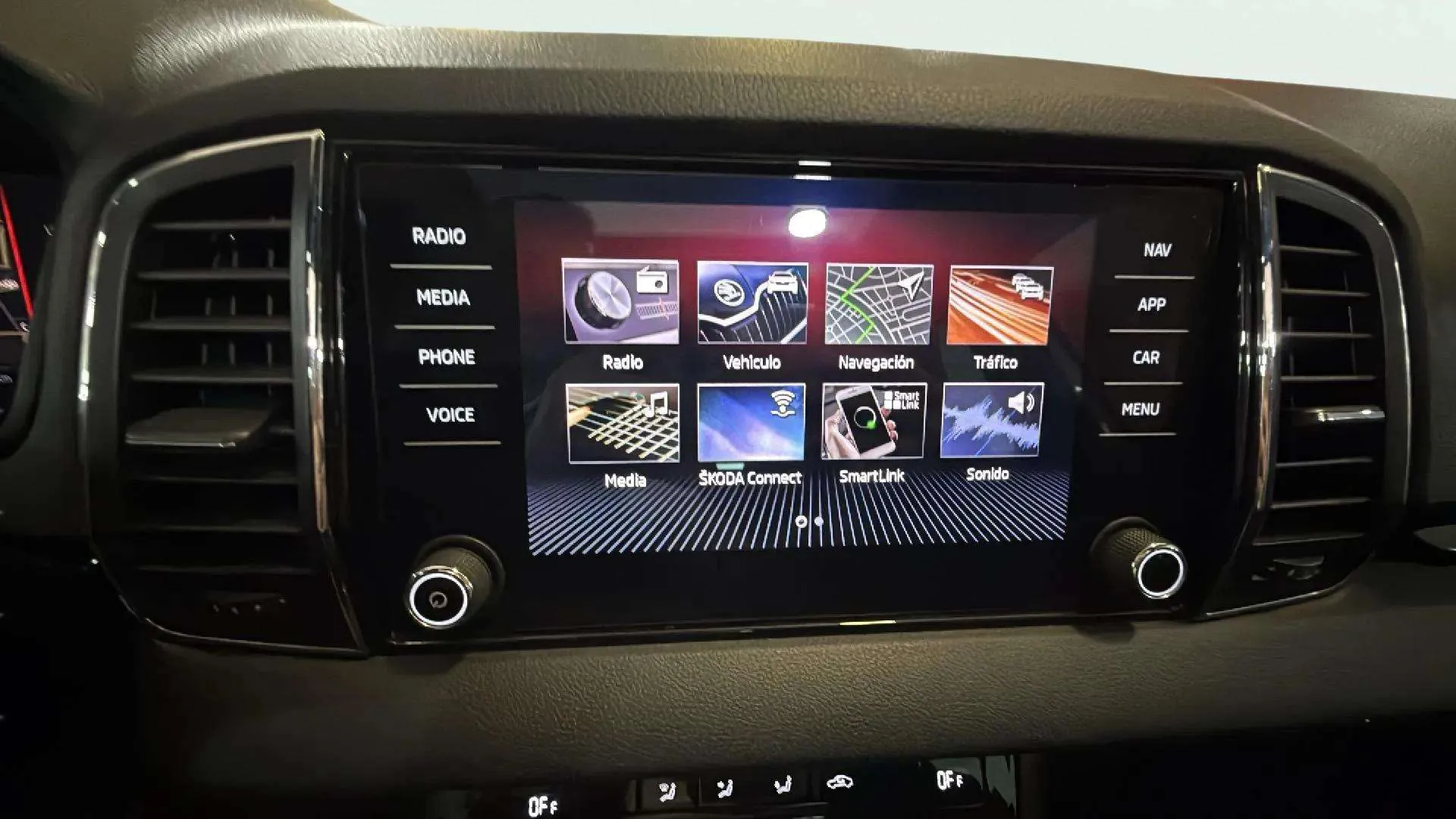 Škoda Karoq 1.5 TSI ACT Sportline - foto 22