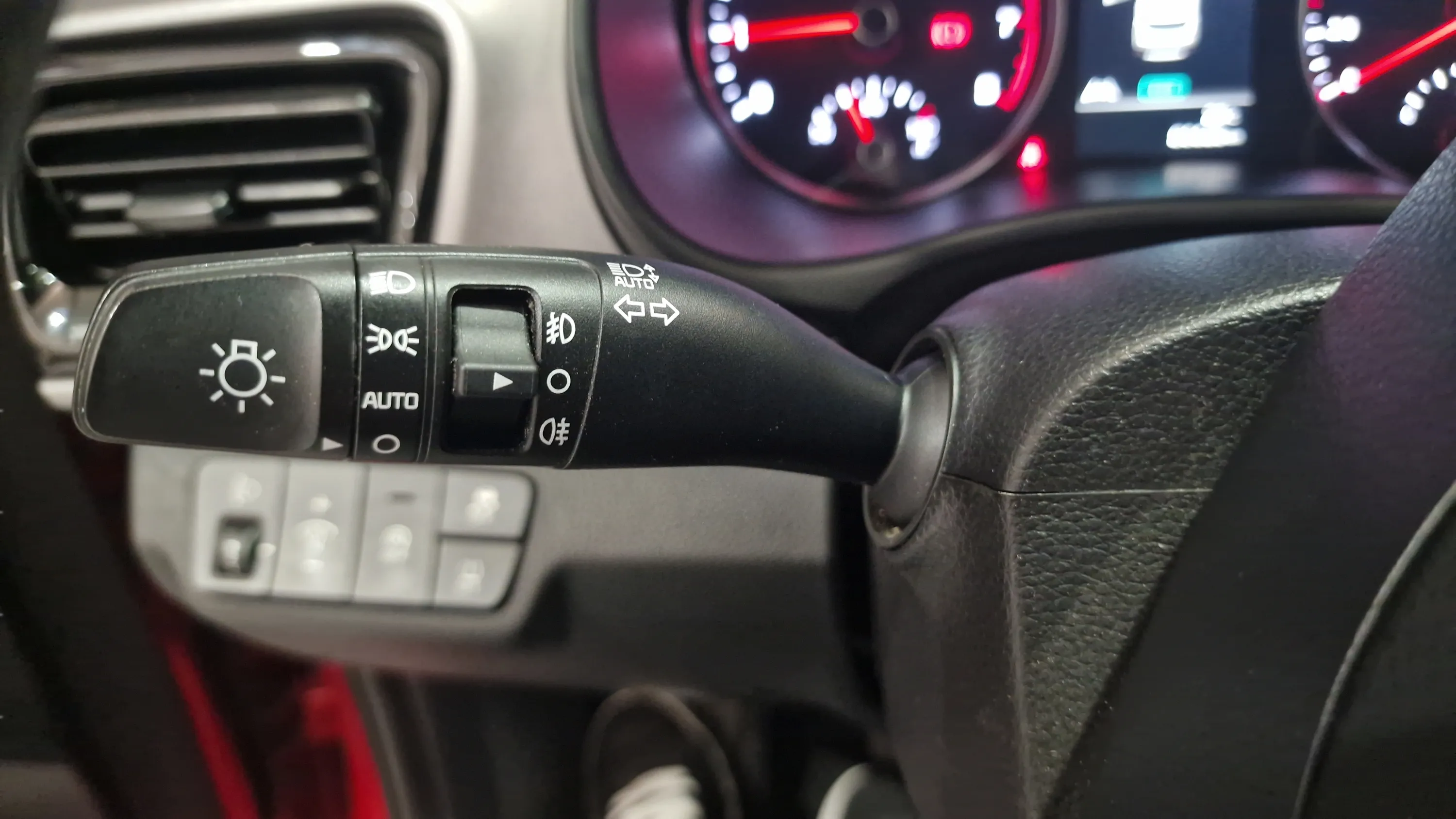 Kia Stonic 1.0 T-GDi MHEV Drive - foto 15