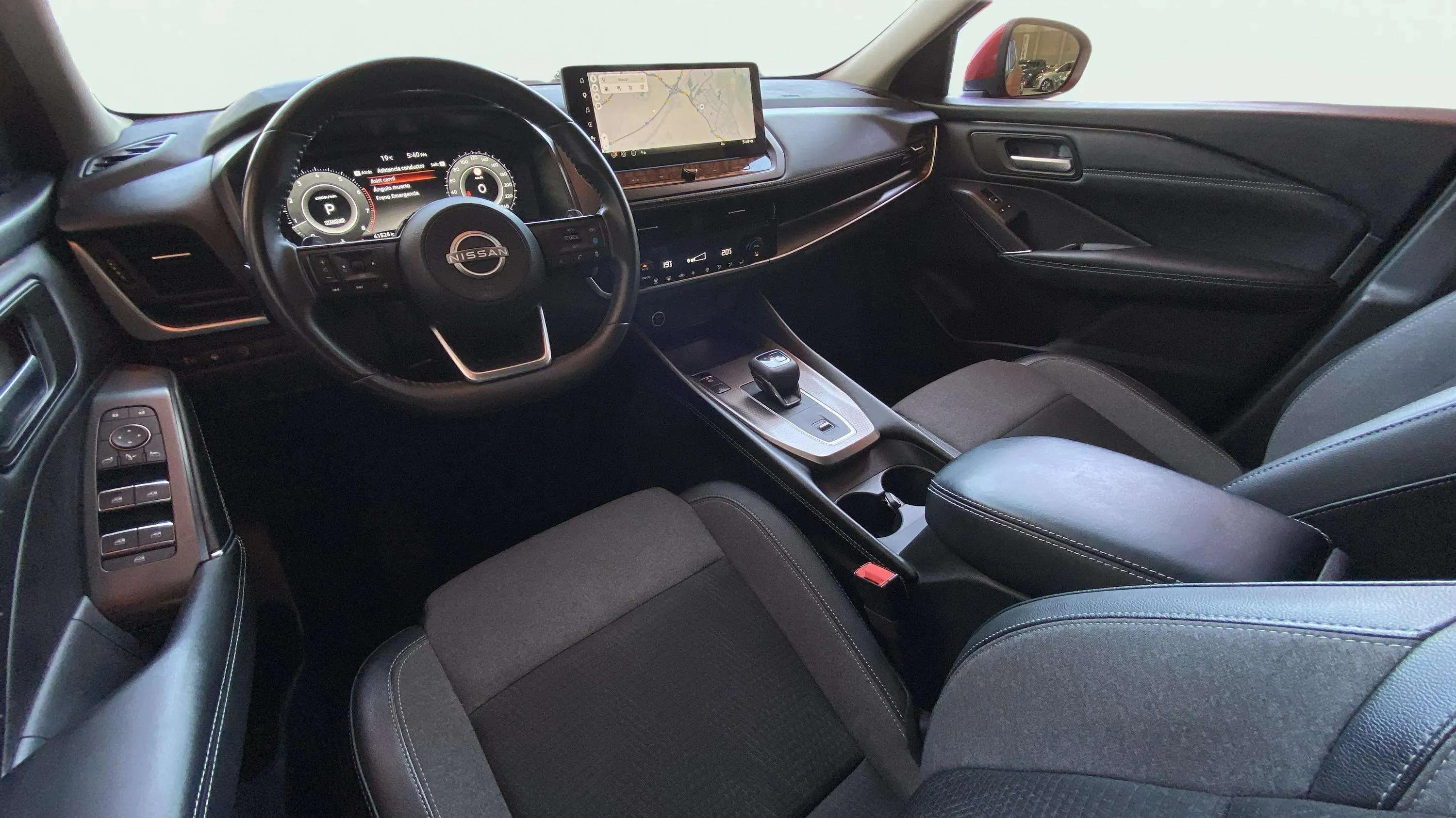 Nissan Qashqai DIG-T CVT N-Connecta - foto 32