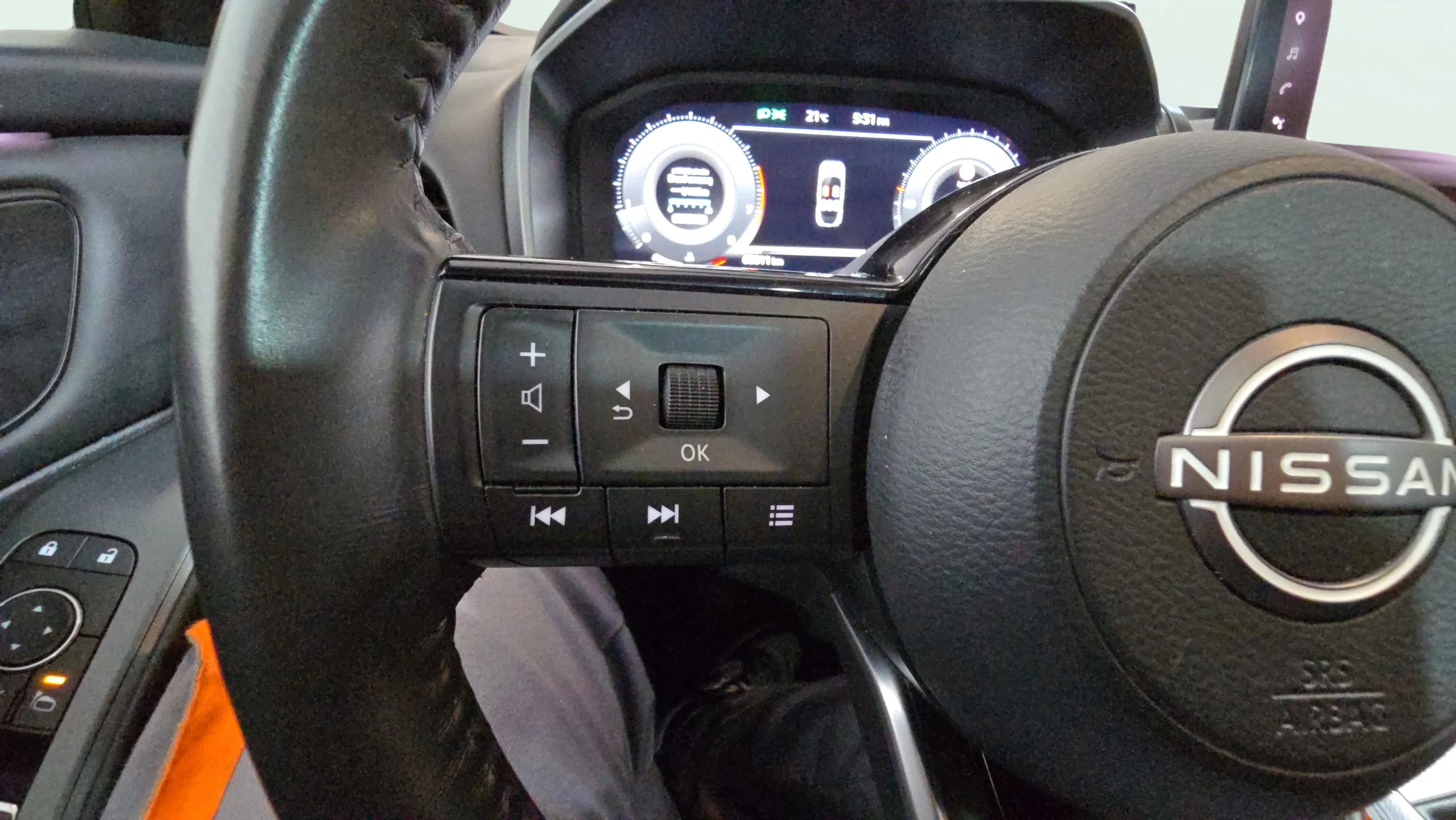 Nissan Qashqai DIG-T N-Connecta - foto 11