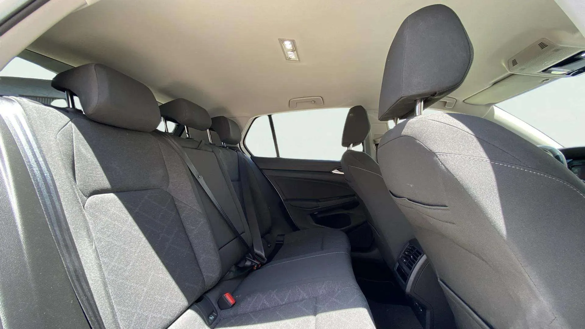 Volkswagen Golf 1.0 eTSI DSG - foto 15