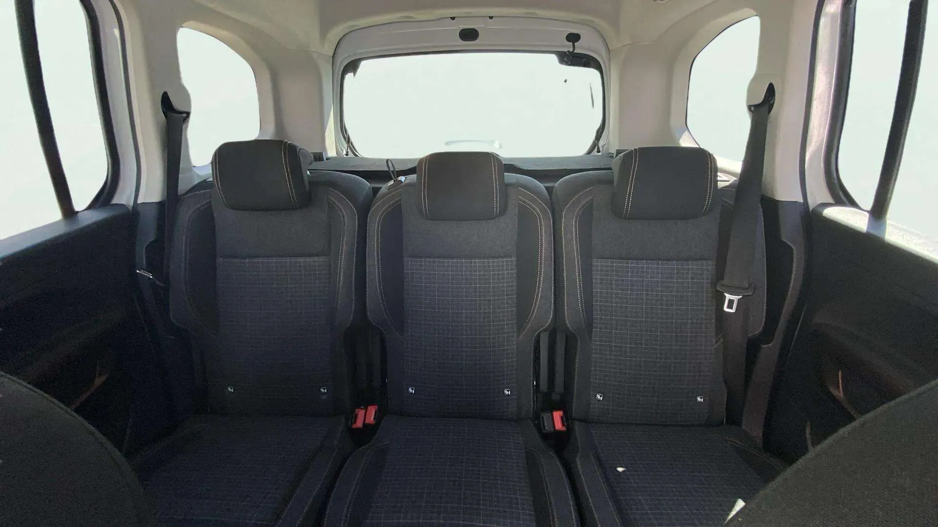 Peugeot Rifter GT BlueHDi 130 EAT8 Standard - foto 16