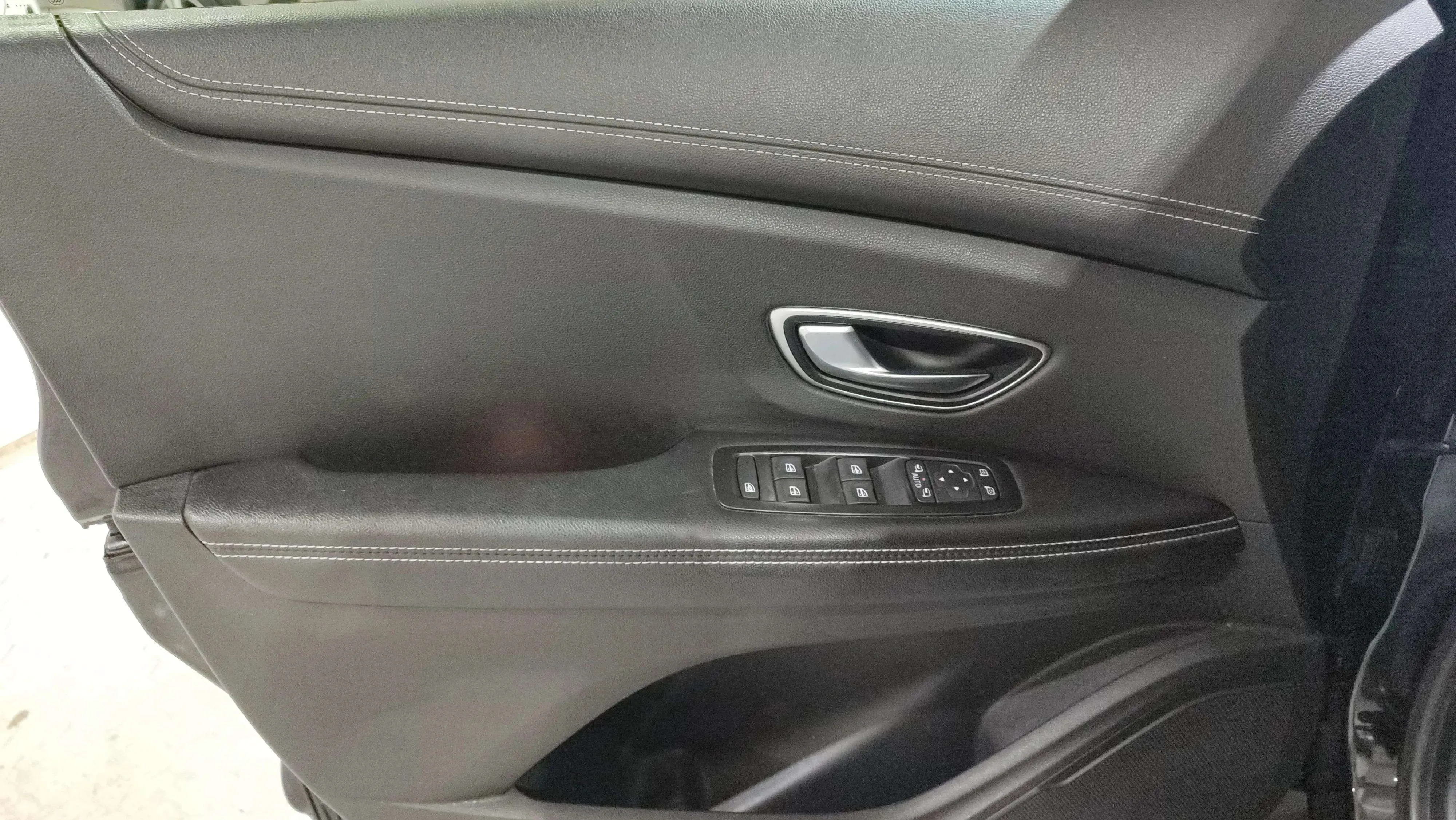 Renault Scénic Zen TCe EDC GPF SS - foto 6