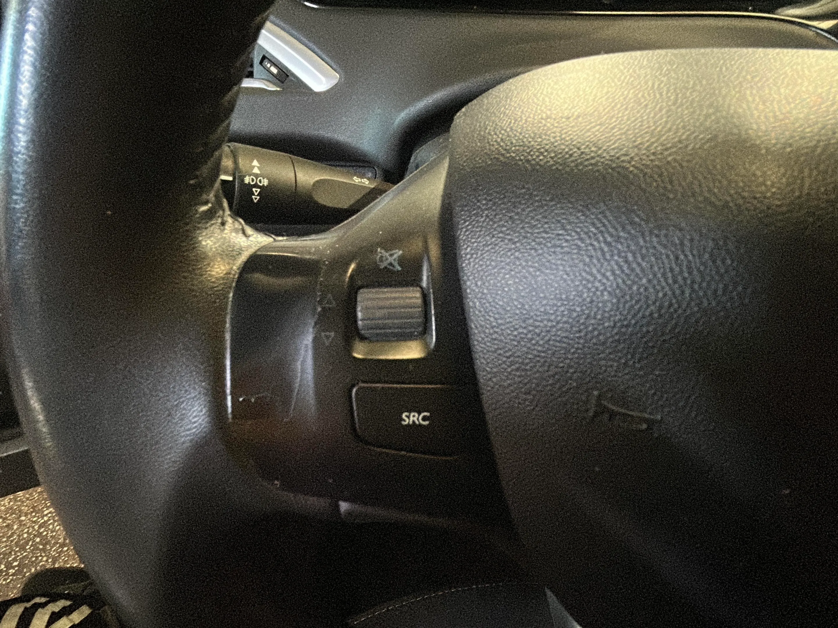 Peugeot 208 Allure 1.6 e-HDi 92 - foto 18