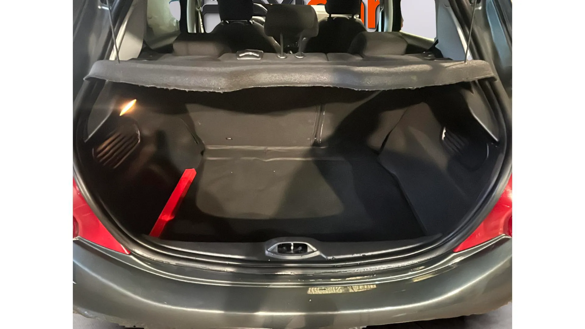 Peugeot 208 Allure 1.6 e-HDi 92 - foto 16