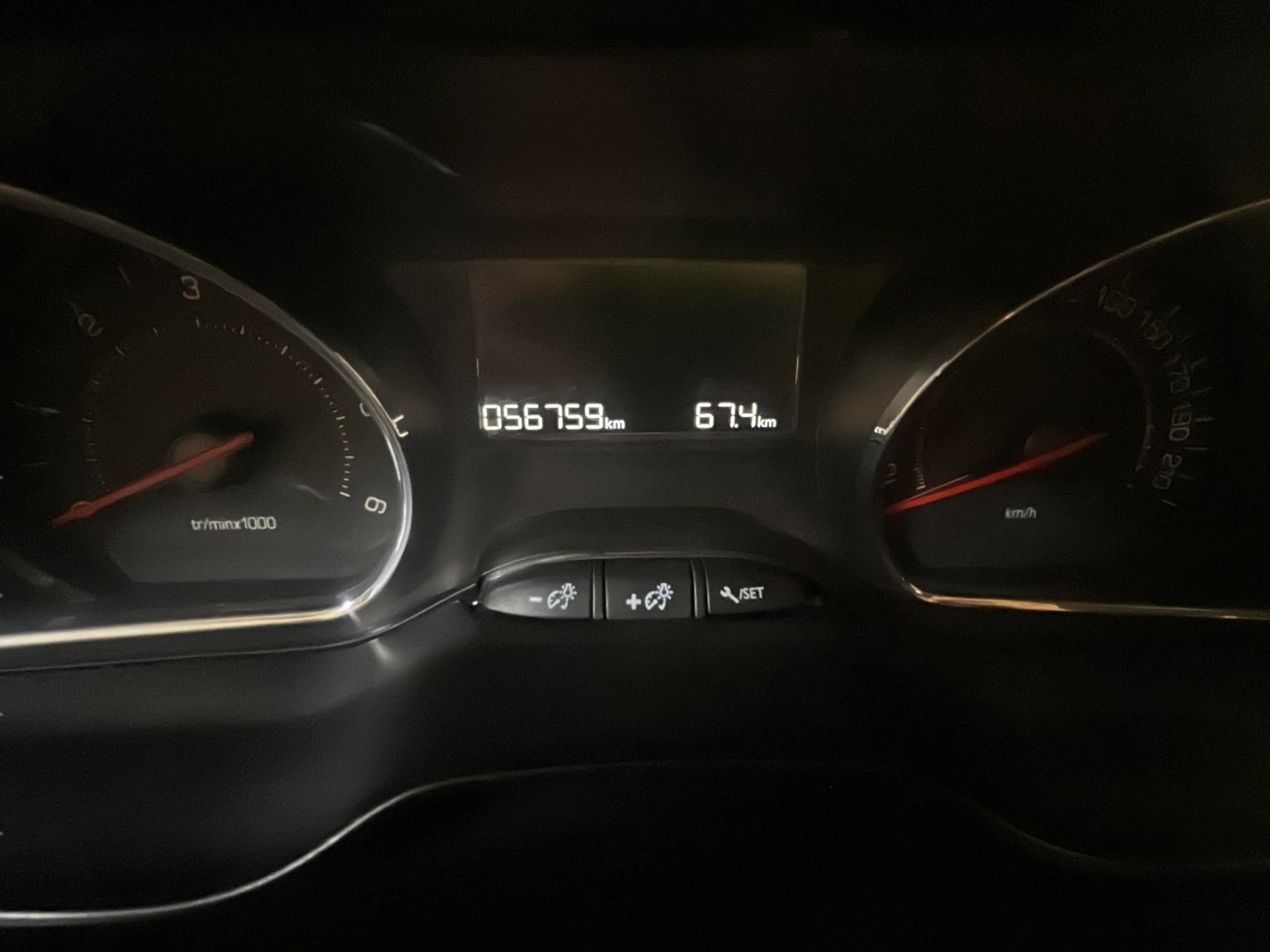 Peugeot 208 Allure 1.6 e-HDi 92 - foto 12