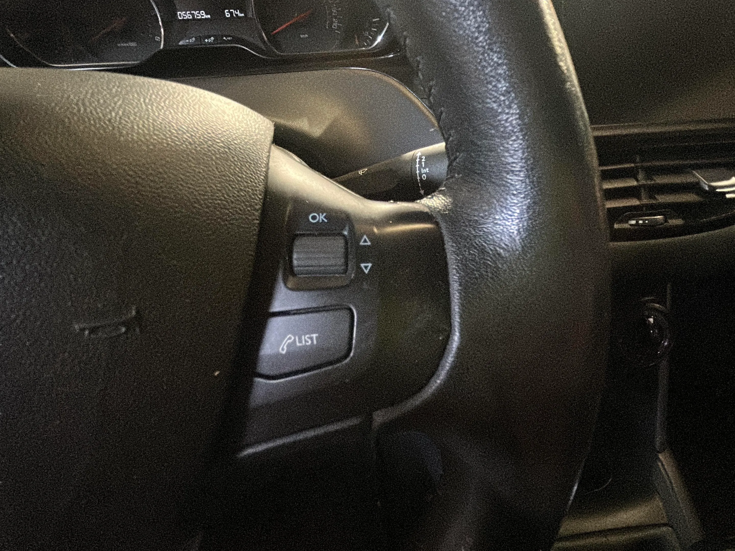Peugeot 208 Allure 1.6 e-HDi 92 - foto 19