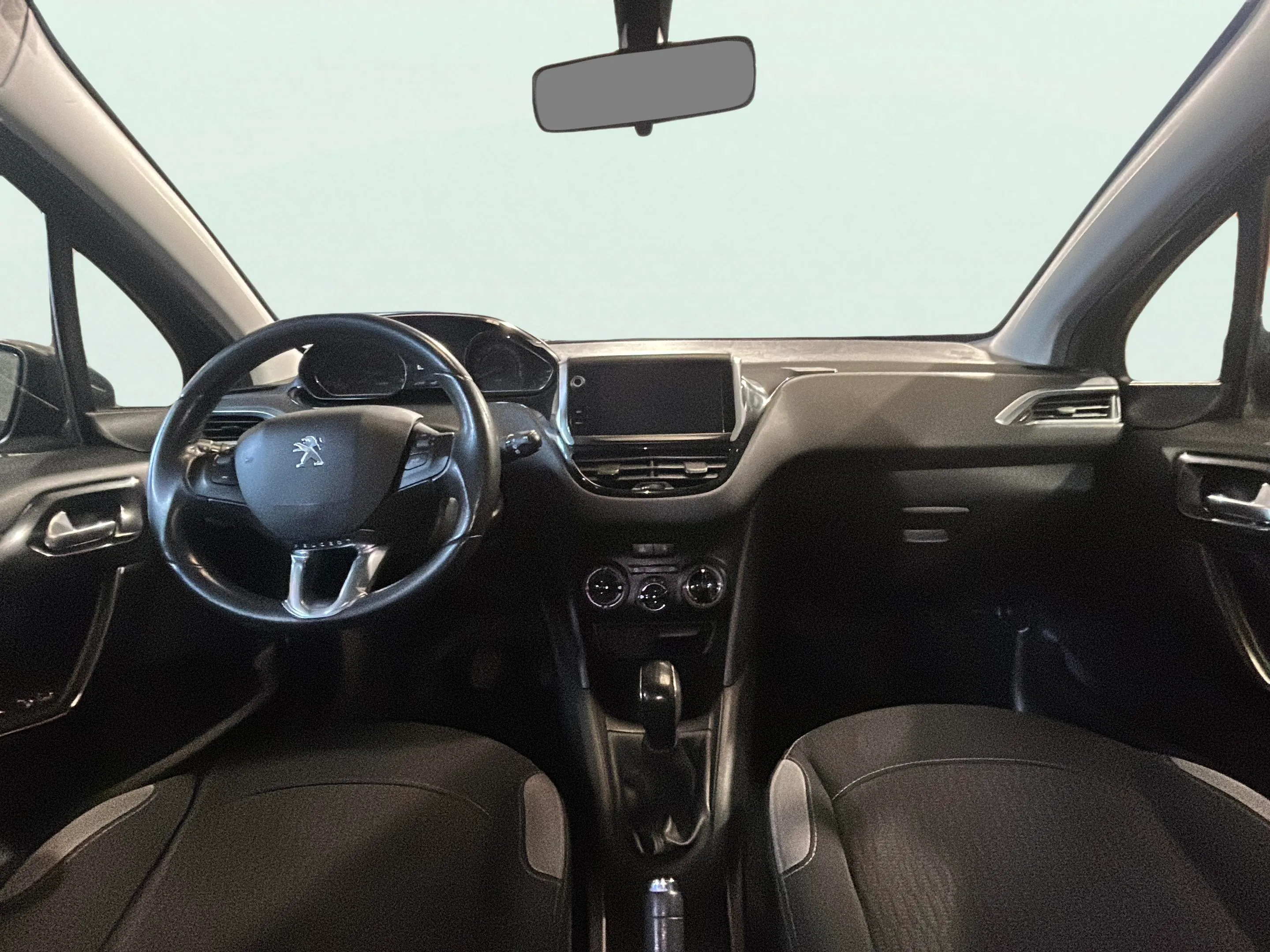 Peugeot 208 Allure 1.6 e-HDi 92 - foto 9