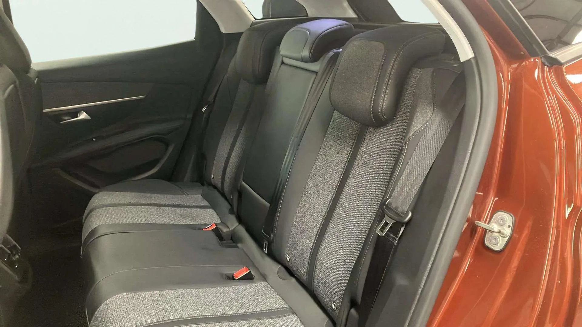 Peugeot 3008 2.0 BlueHDi Allure Pack EAT8 - foto 10