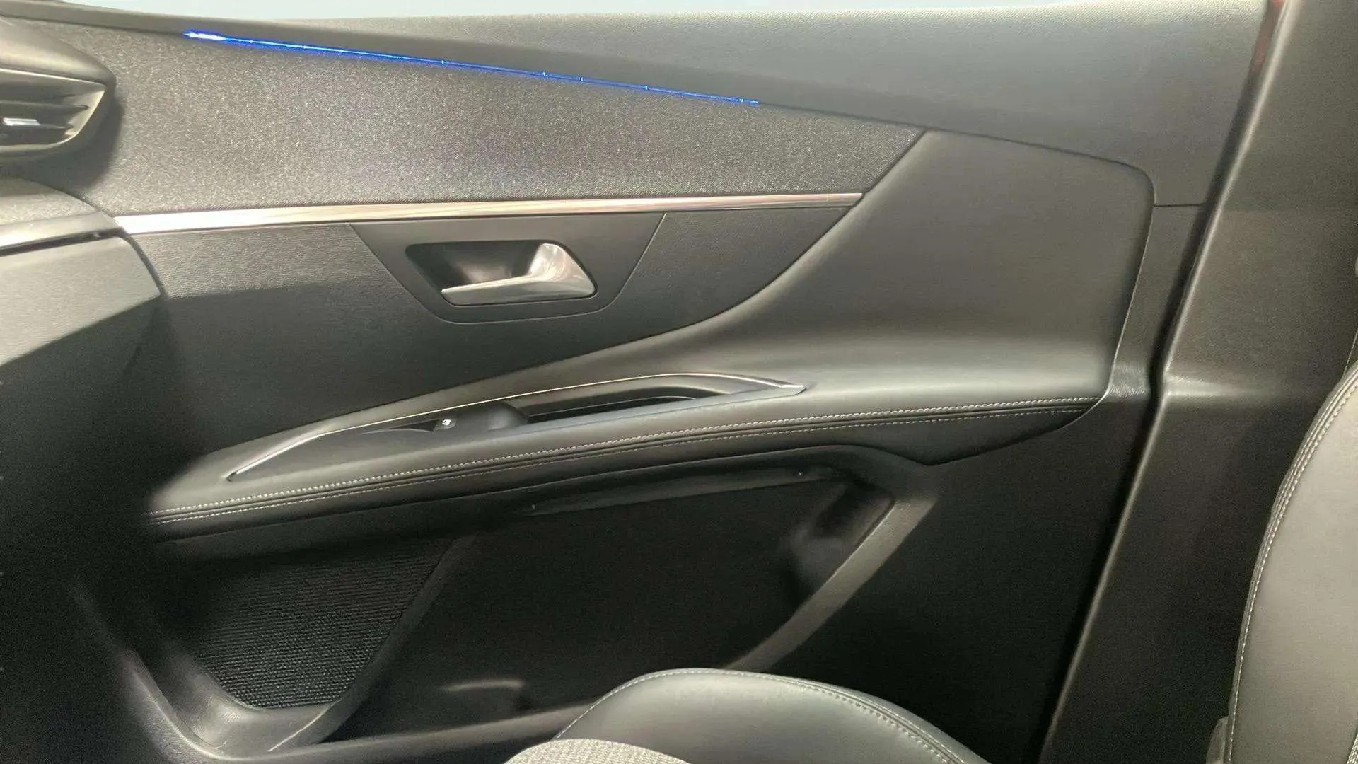Peugeot 3008 2.0 BlueHDi Allure Pack EAT8 - foto 15