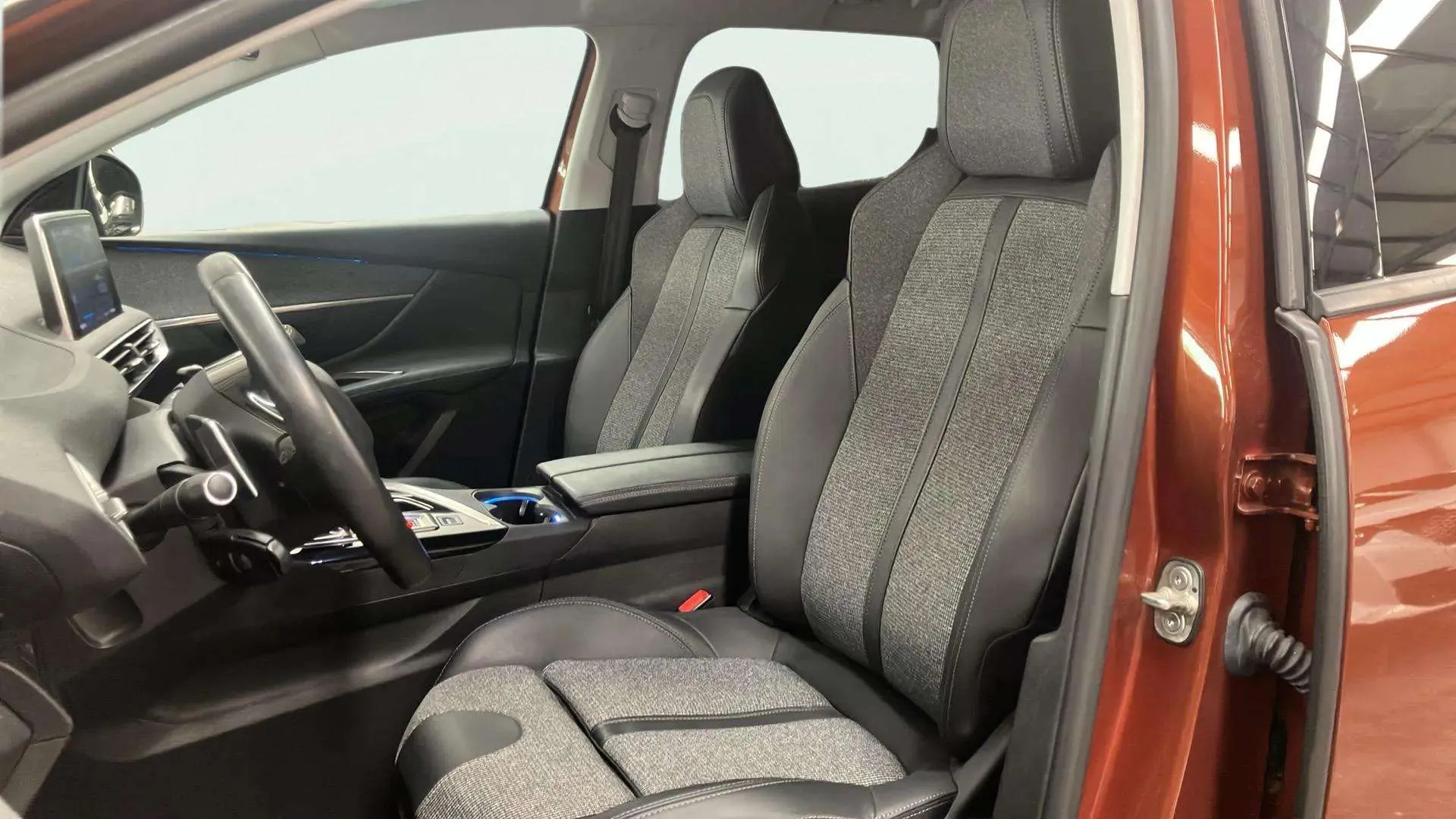 Peugeot 3008 2.0 BlueHDi Allure Pack EAT8 - foto 9
