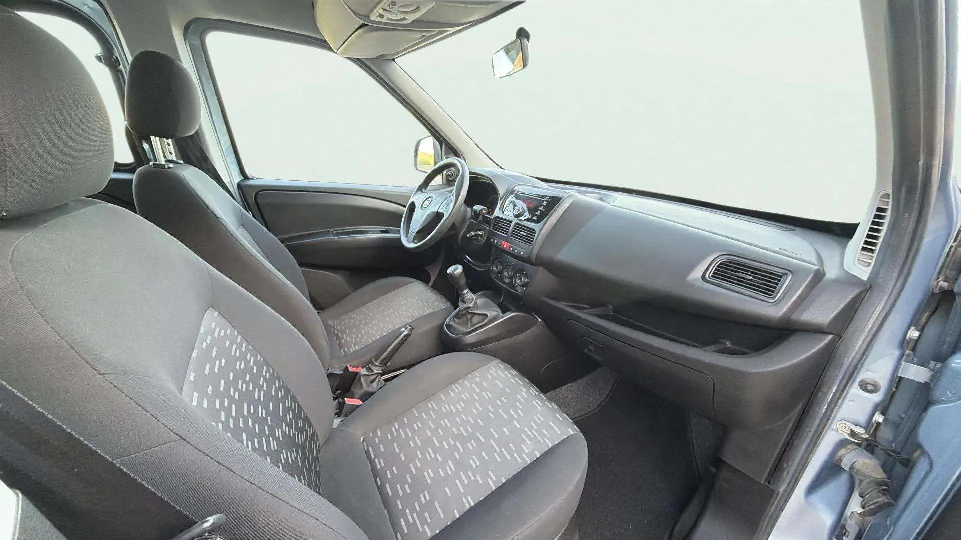 Opel Combo 1.3 CDTI - foto 13