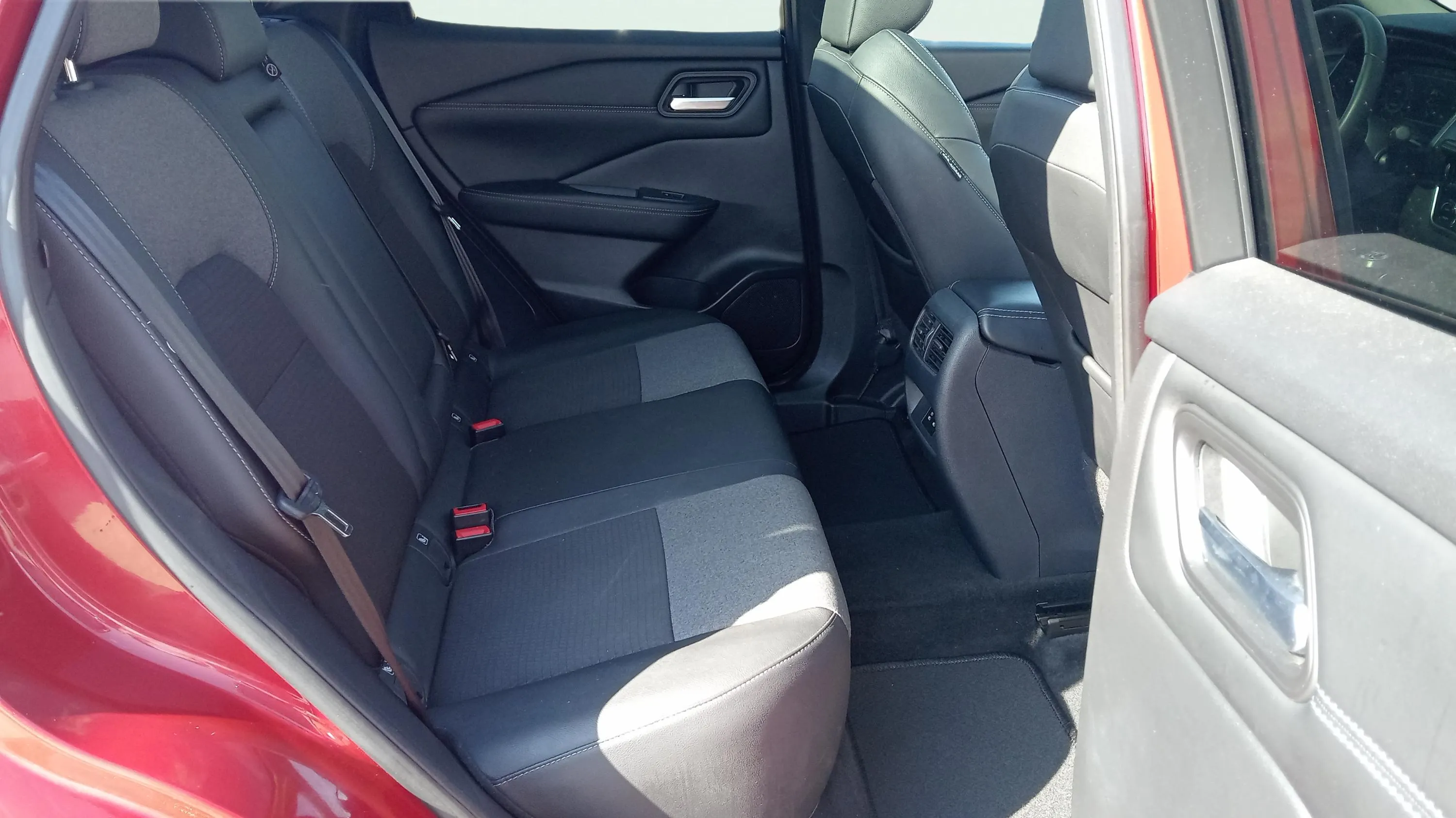 Nissan Qashqai DIG-T N-Connecta - foto 16