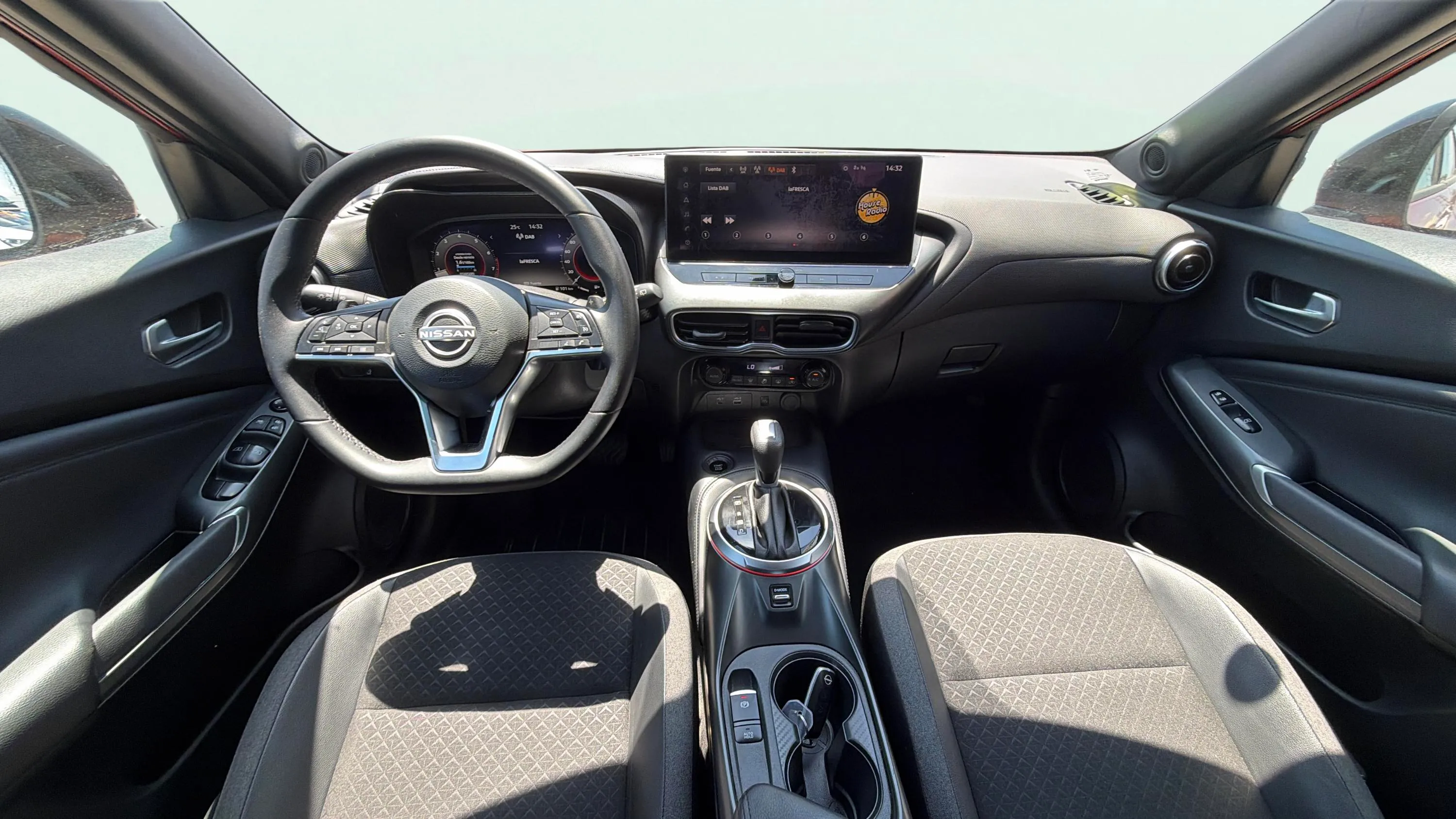 Nissan Juke DIG-T DCT N-Connecta - foto 18