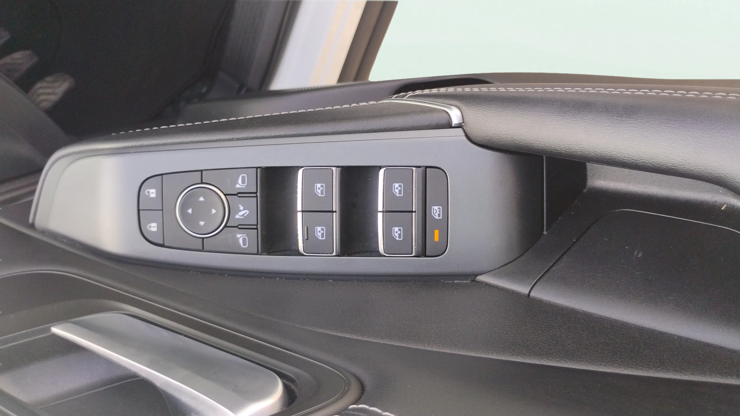 Nissan Qashqai DIG-T N-Connecta - foto 23