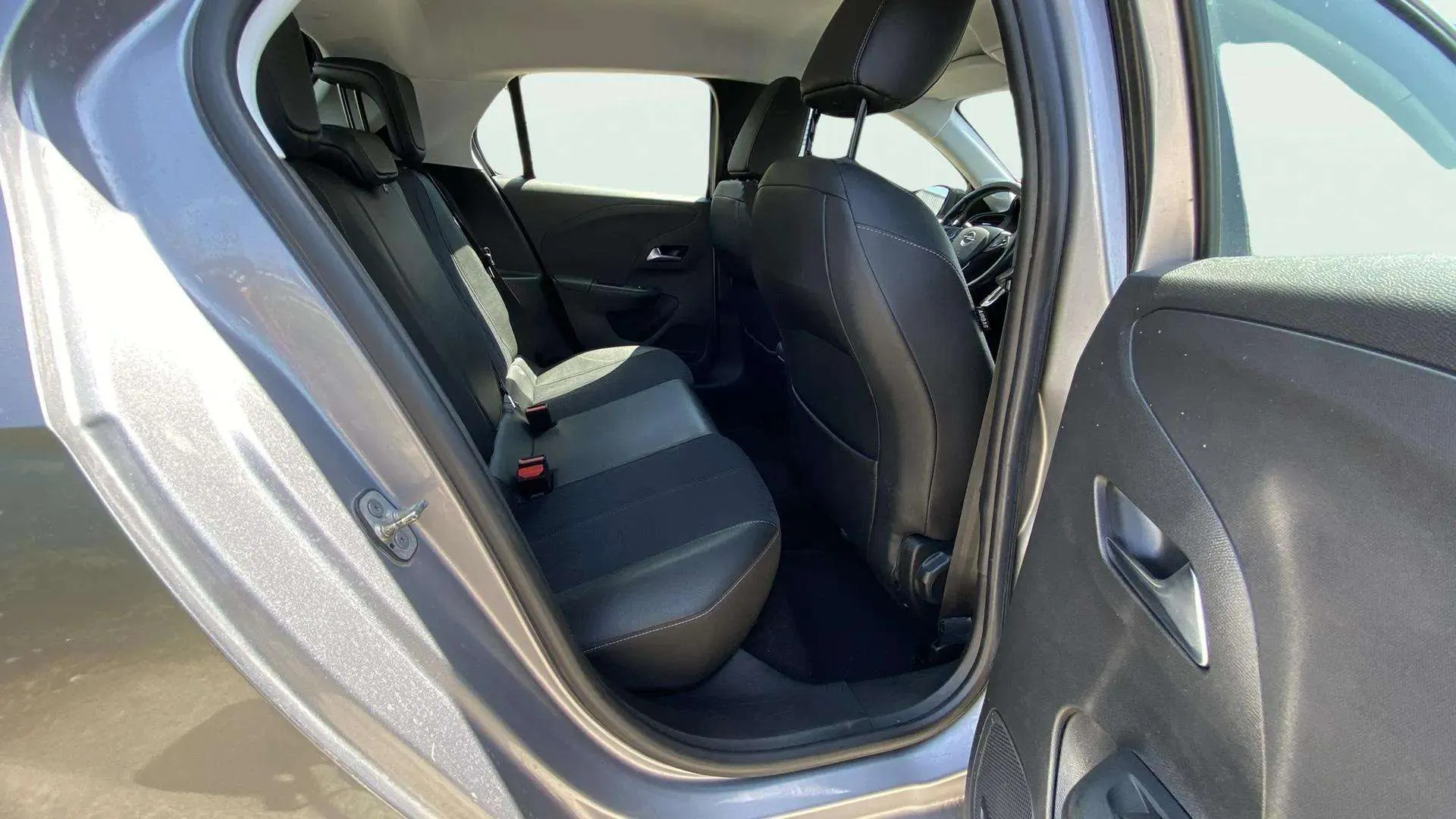 Opel Corsa 1.2T XHL Elegance - foto 19