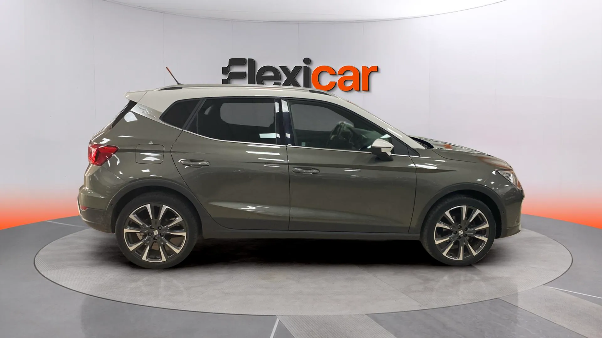 SEAT Arona 1.5 TSI DSG Special Edition - foto 3