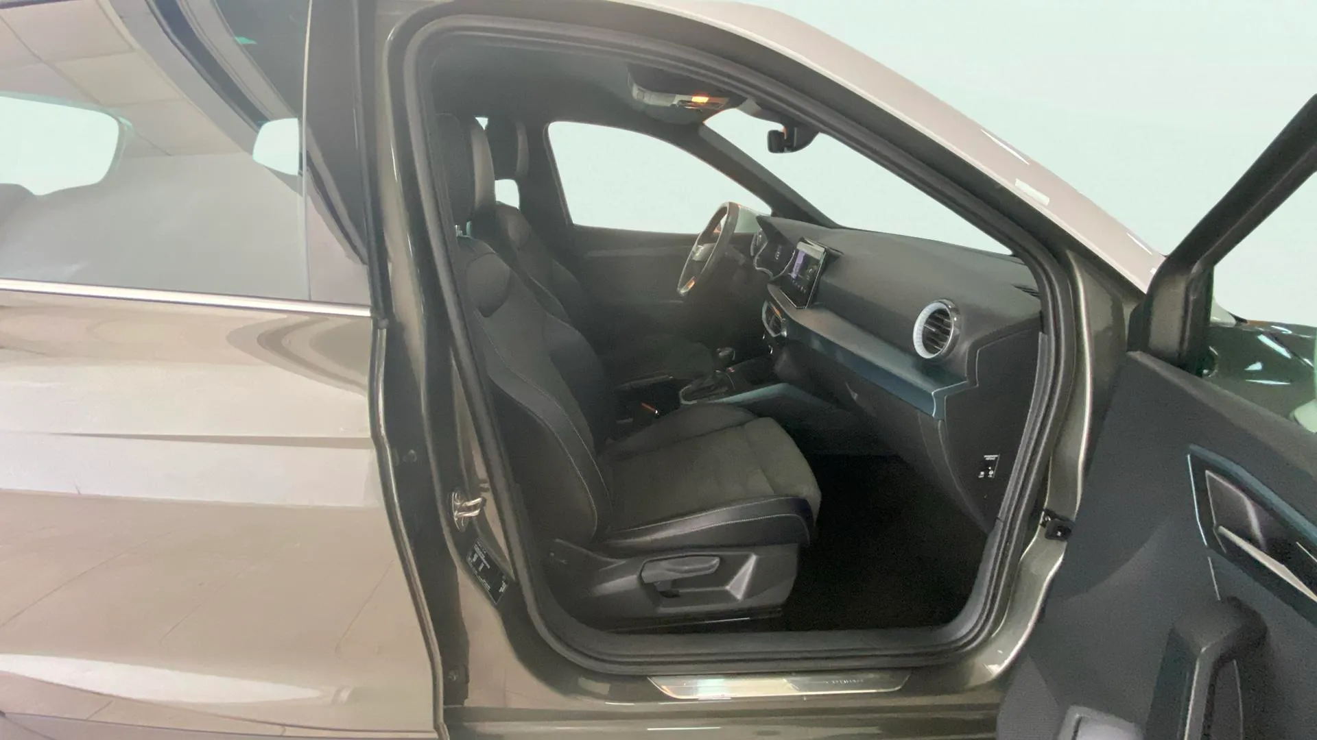 SEAT Arona 1.5 TSI DSG Special Edition - foto 6