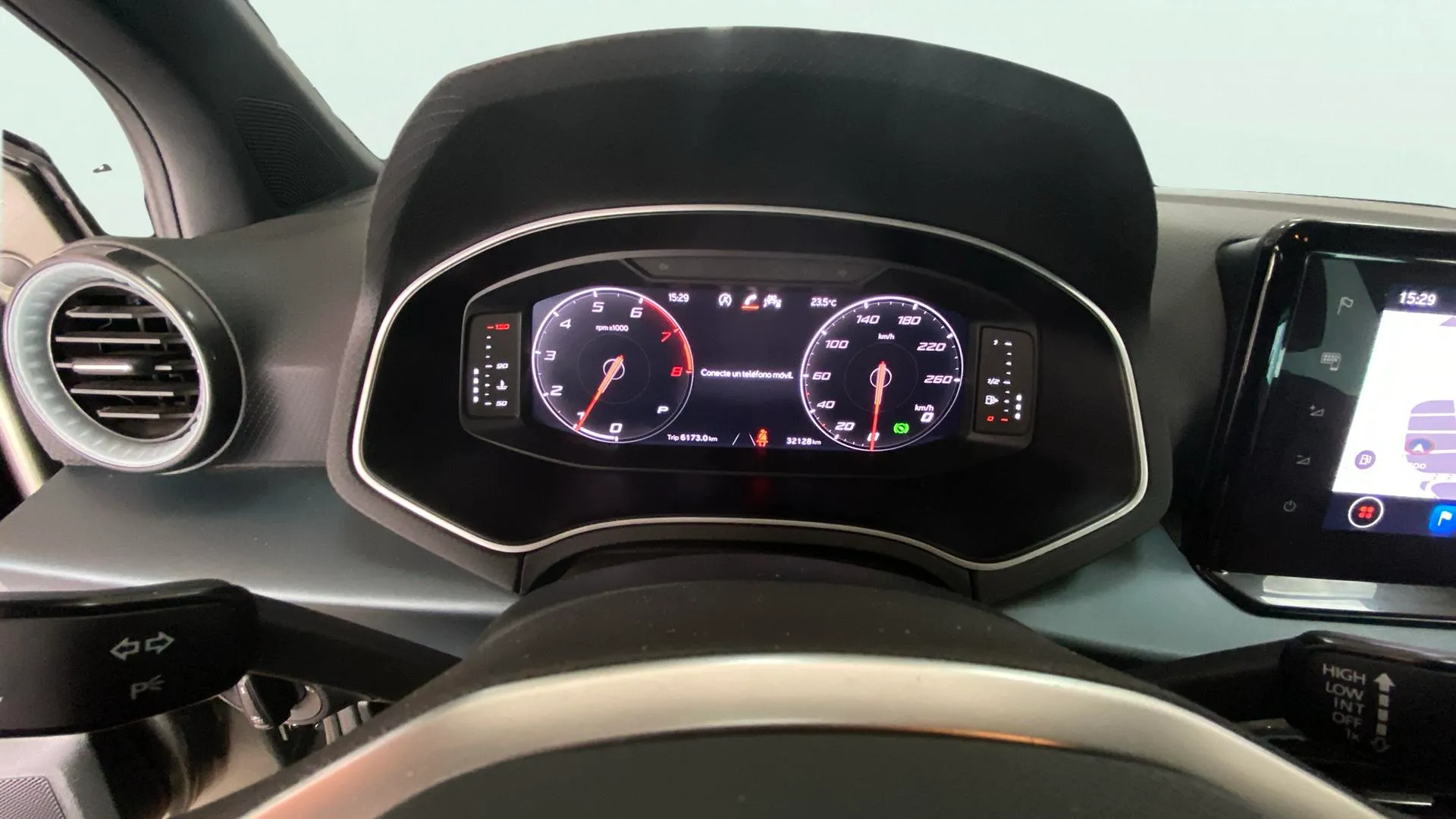 SEAT Arona 1.5 TSI DSG Special Edition - foto 22