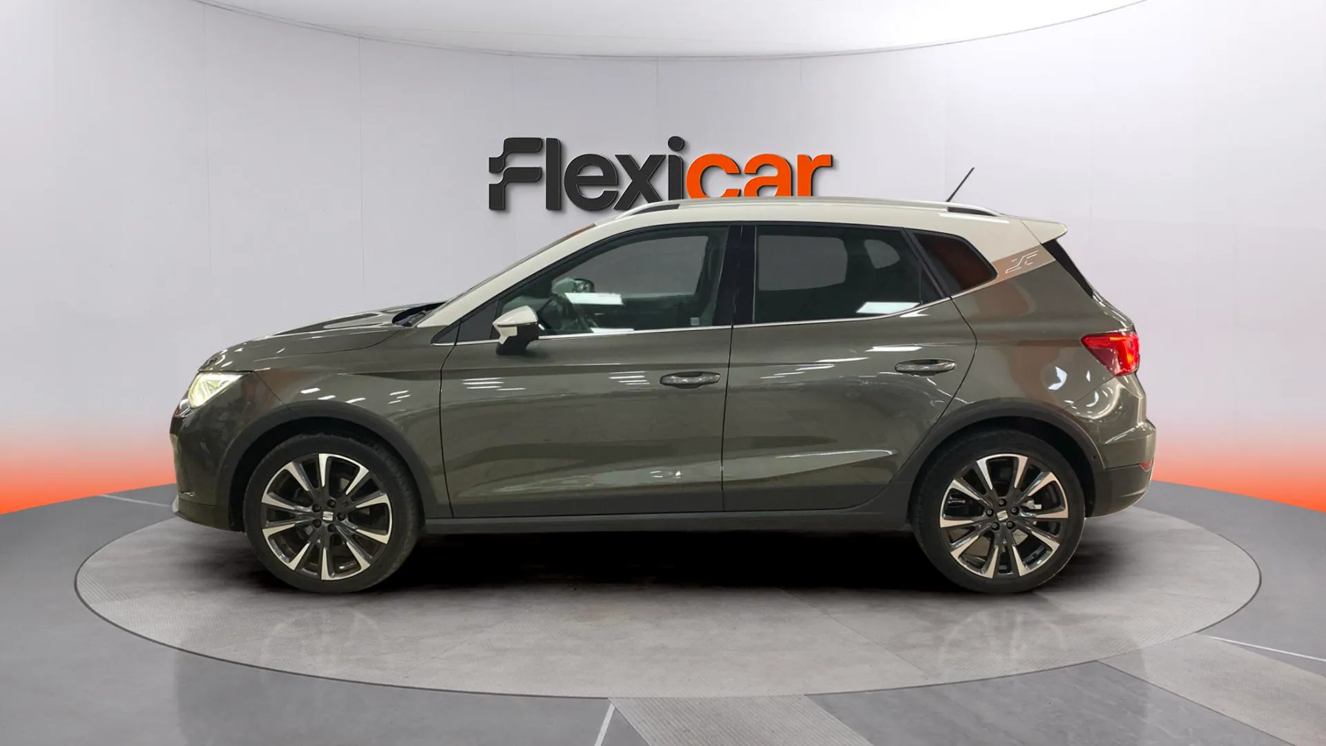 SEAT Arona 1.5 TSI DSG Special Edition - foto 5
