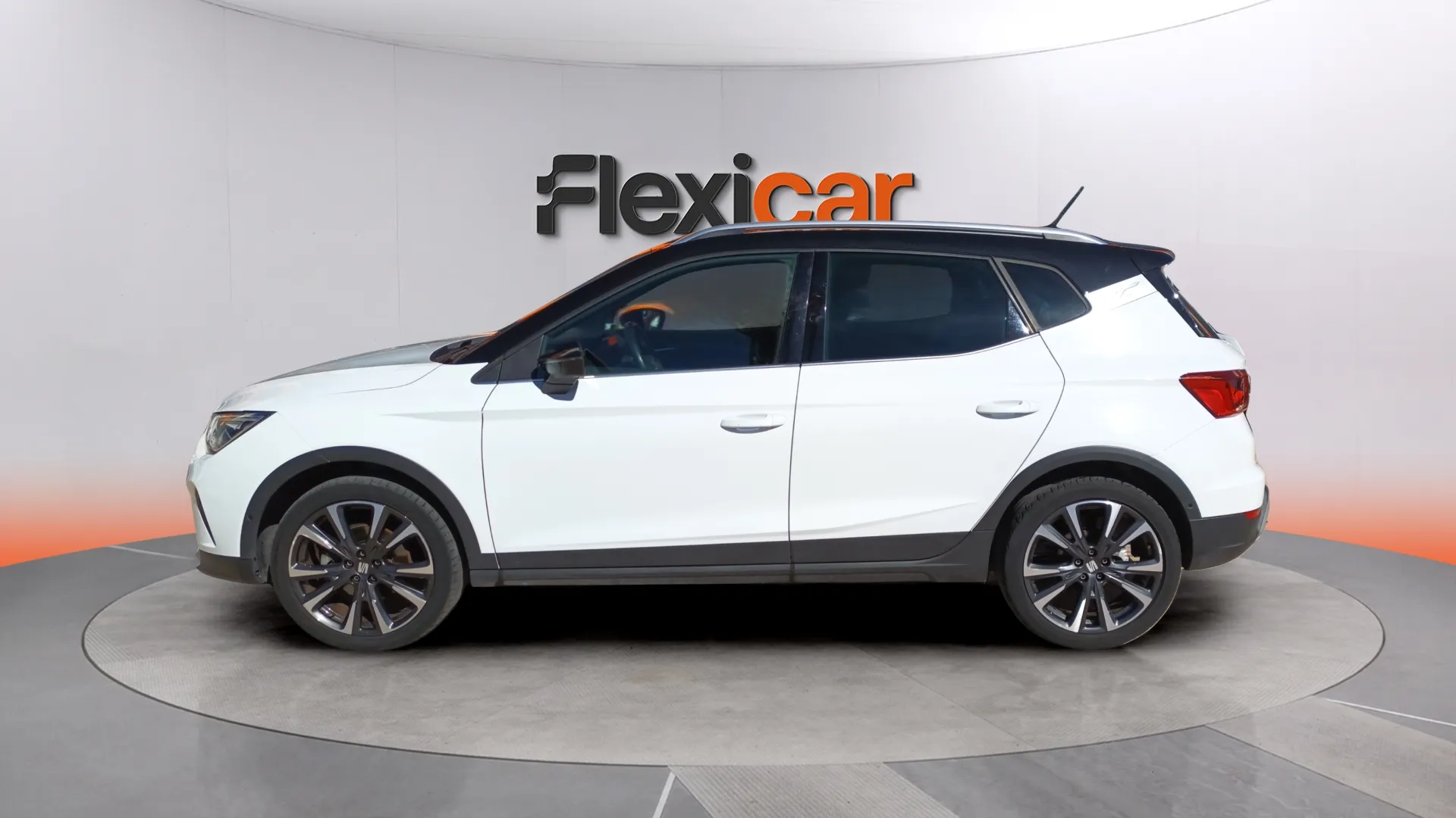 SEAT Arona 1.5 TSI DSG FR XL - foto 2