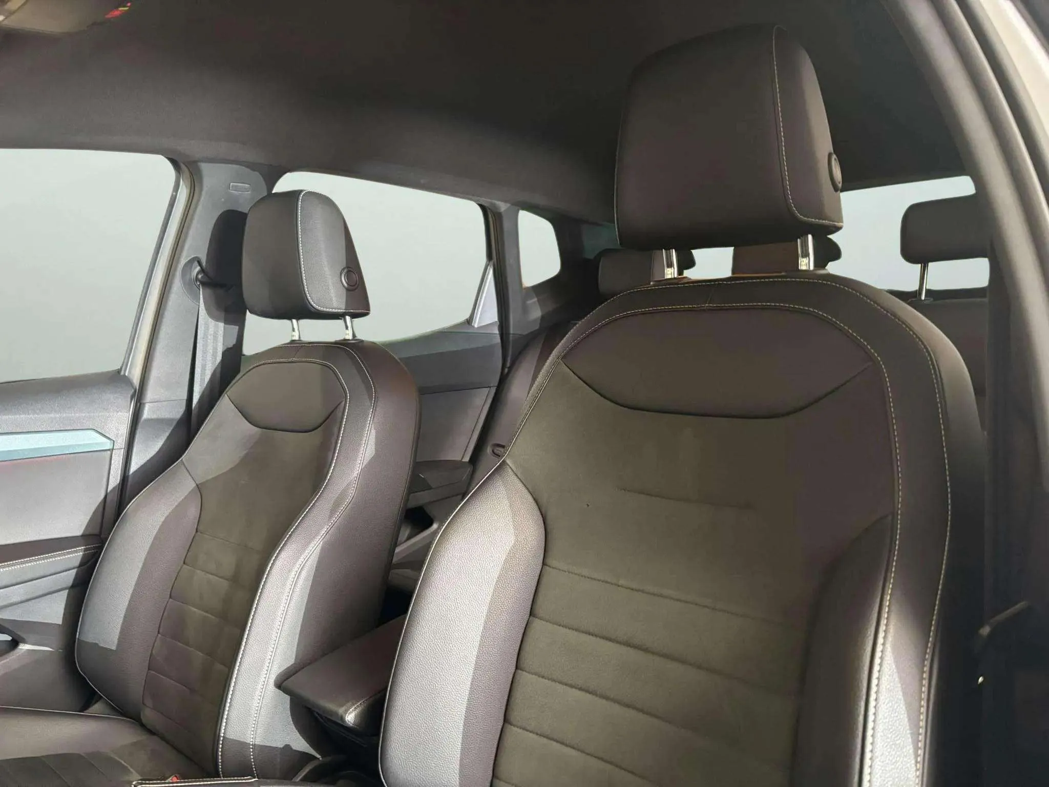 SEAT Arona 1.5 TSI DSG Special Edition - foto 11