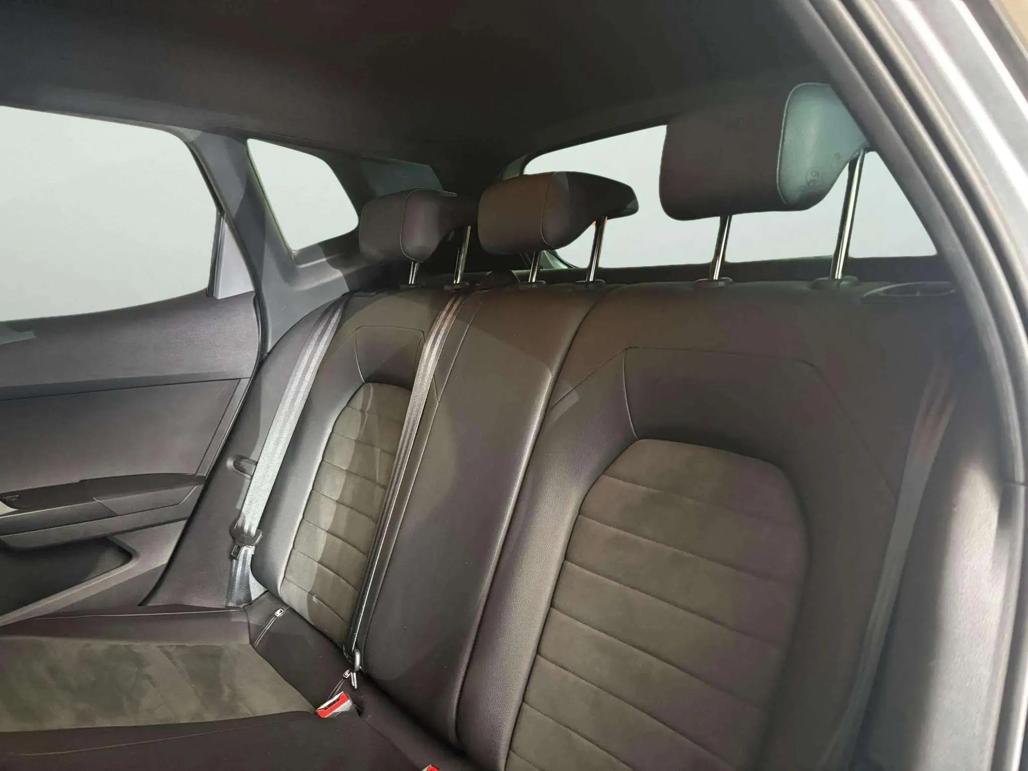 SEAT Arona 1.5 TSI DSG Special Edition - foto 10