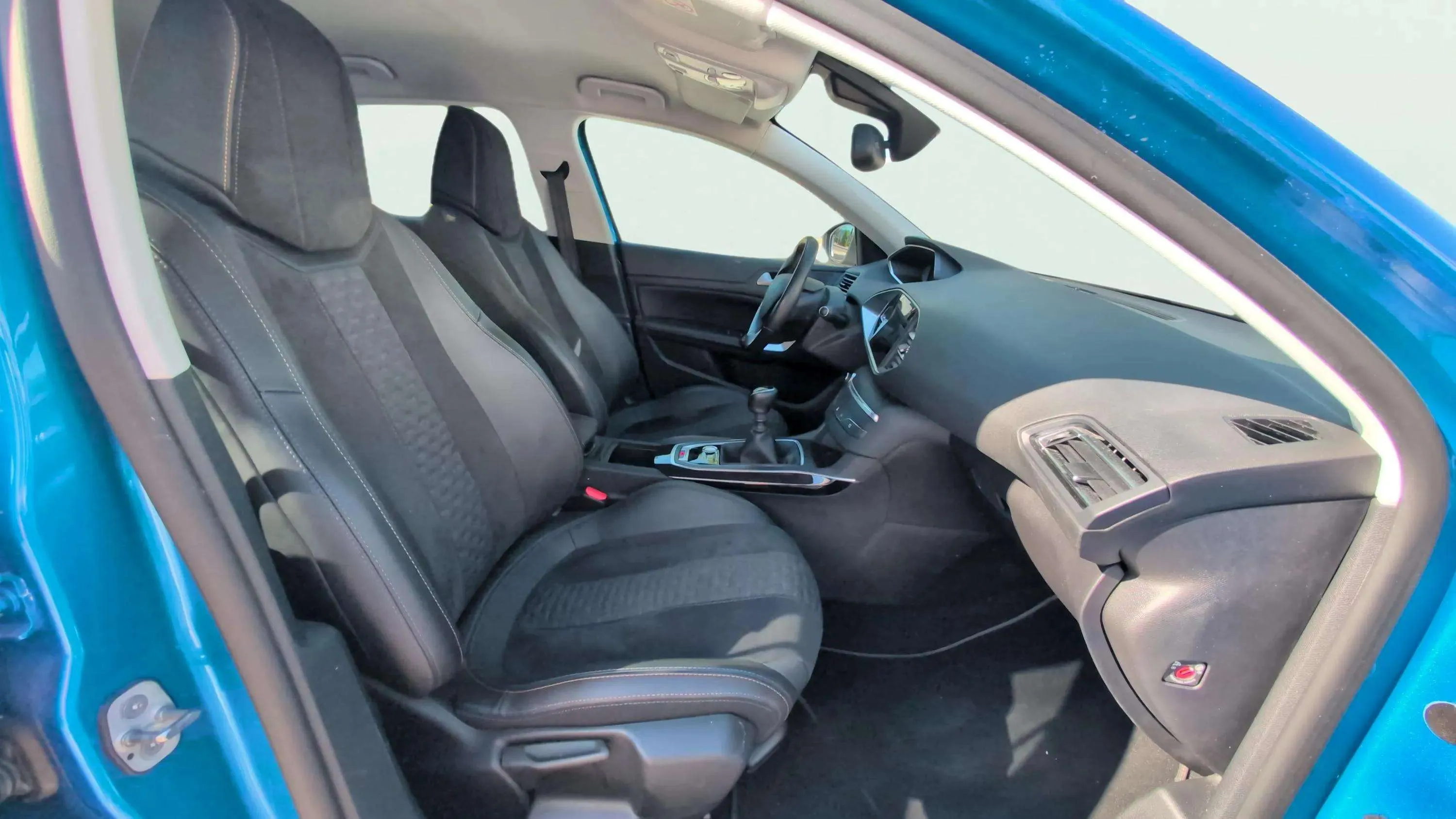 Peugeot 308 Allure PureTech 130 - foto 19