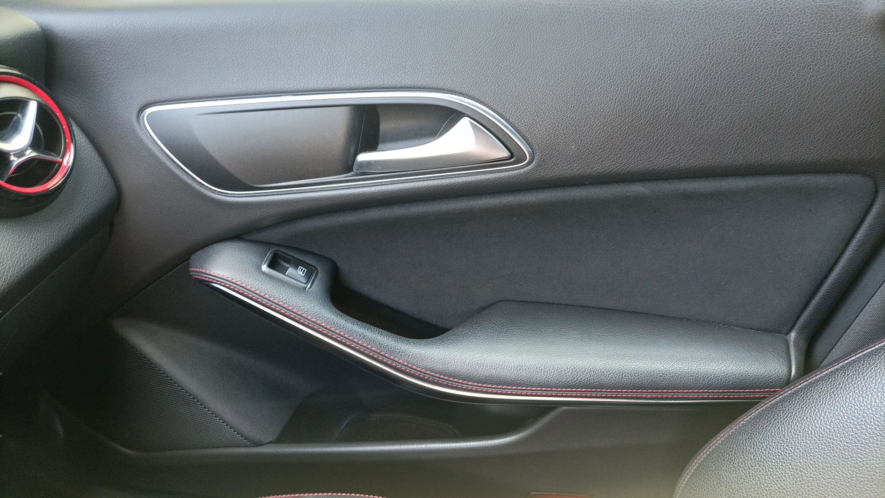 Mercedes-Benz CLA 250 - foto 23