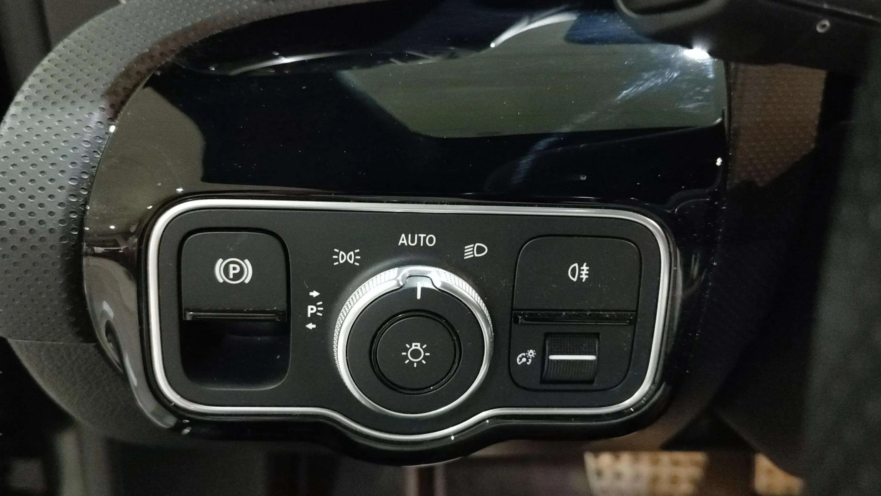 Mercedes-Benz CLA 200 D DCT - foto 8
