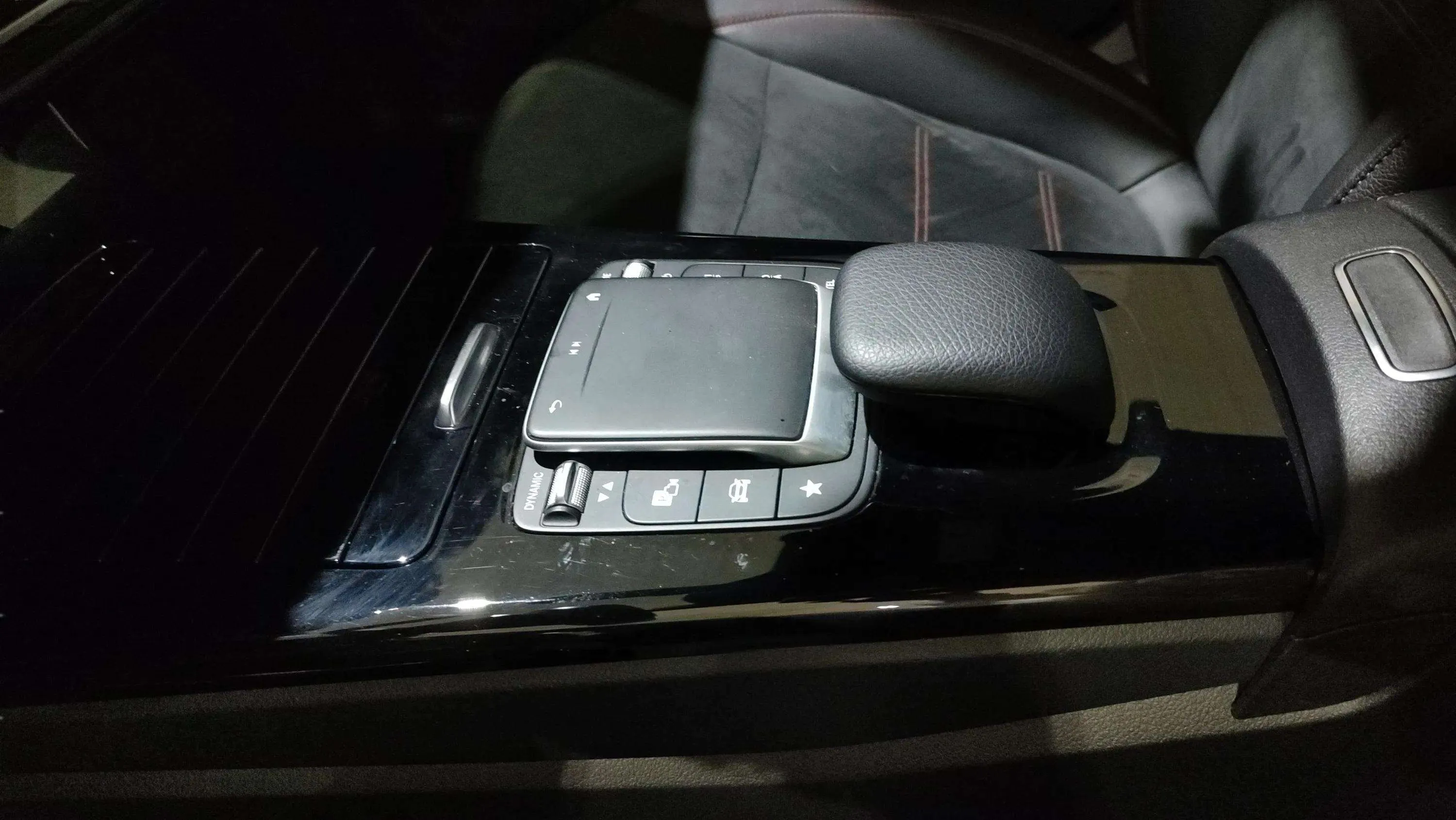 Mercedes-Benz CLA 200 D DCT - foto 24