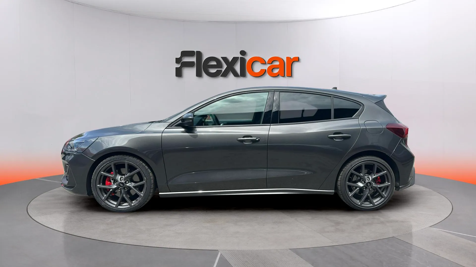 Ford Focus ST 2.3 EcoBoost - foto 9