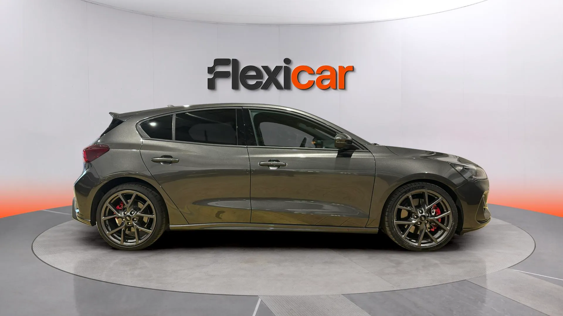 Ford Focus ST 2.3 EcoBoost - foto 3