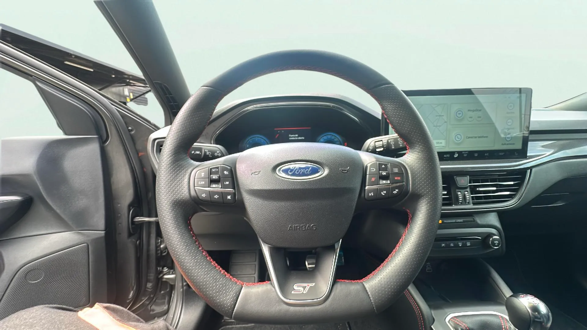 Ford Focus ST 2.3 EcoBoost - foto 13