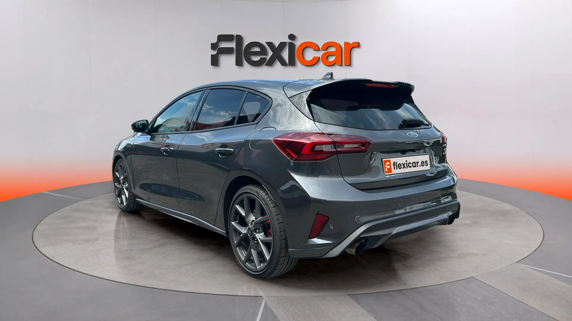 Ford Focus ST 2.3 EcoBoost - foto 11