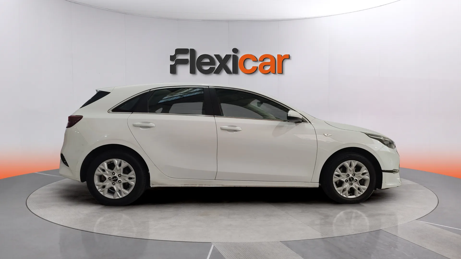 Kia Ceed 1.6 MHEV iMT Drive - foto 8