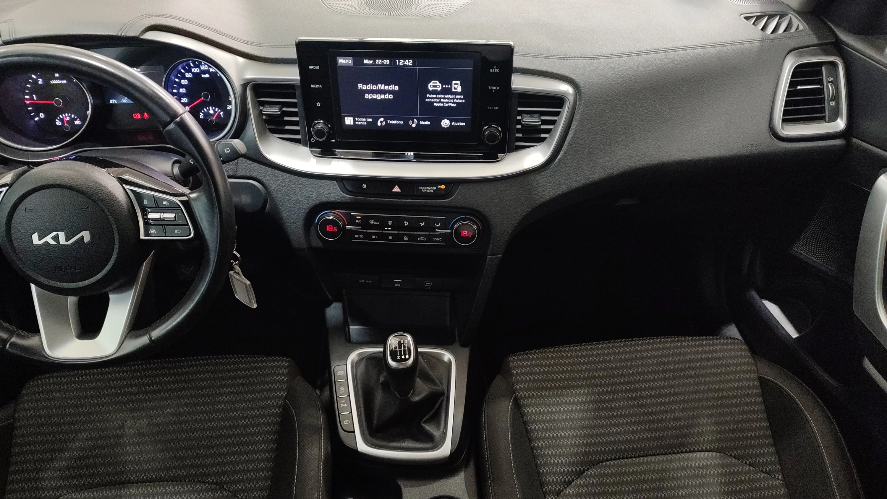 Kia Ceed 1.6 MHEV iMT Drive - foto 19