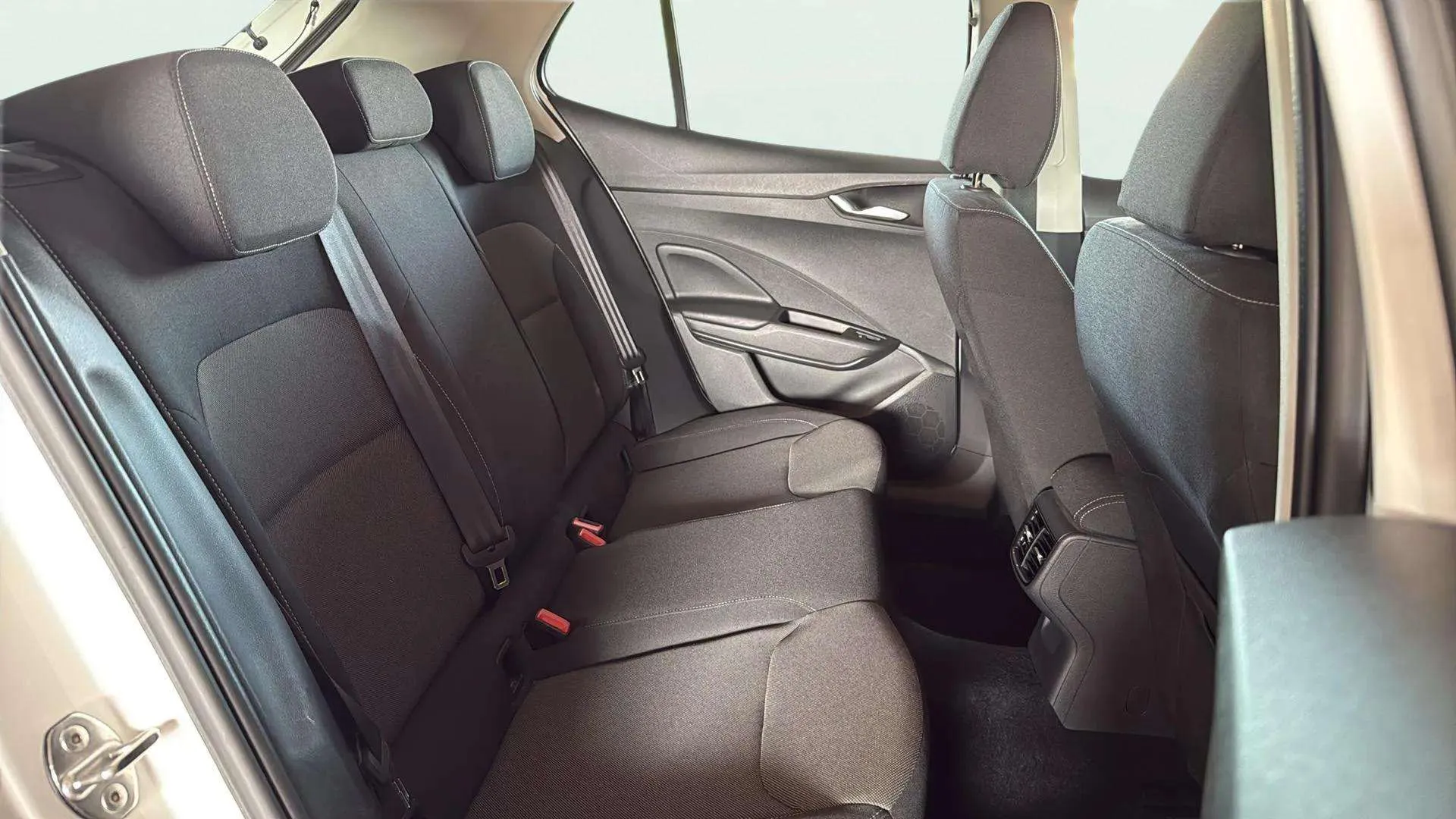 Škoda Fabia 1.0 TSI Ambition - foto 14