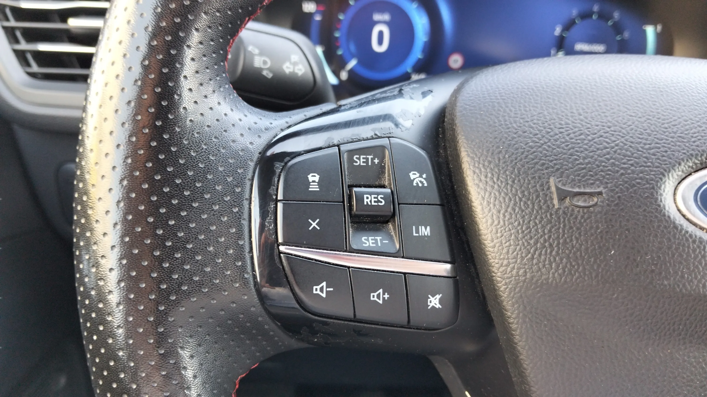 Ford Kuga ST-Line 1.5T EcoBoost - foto 12